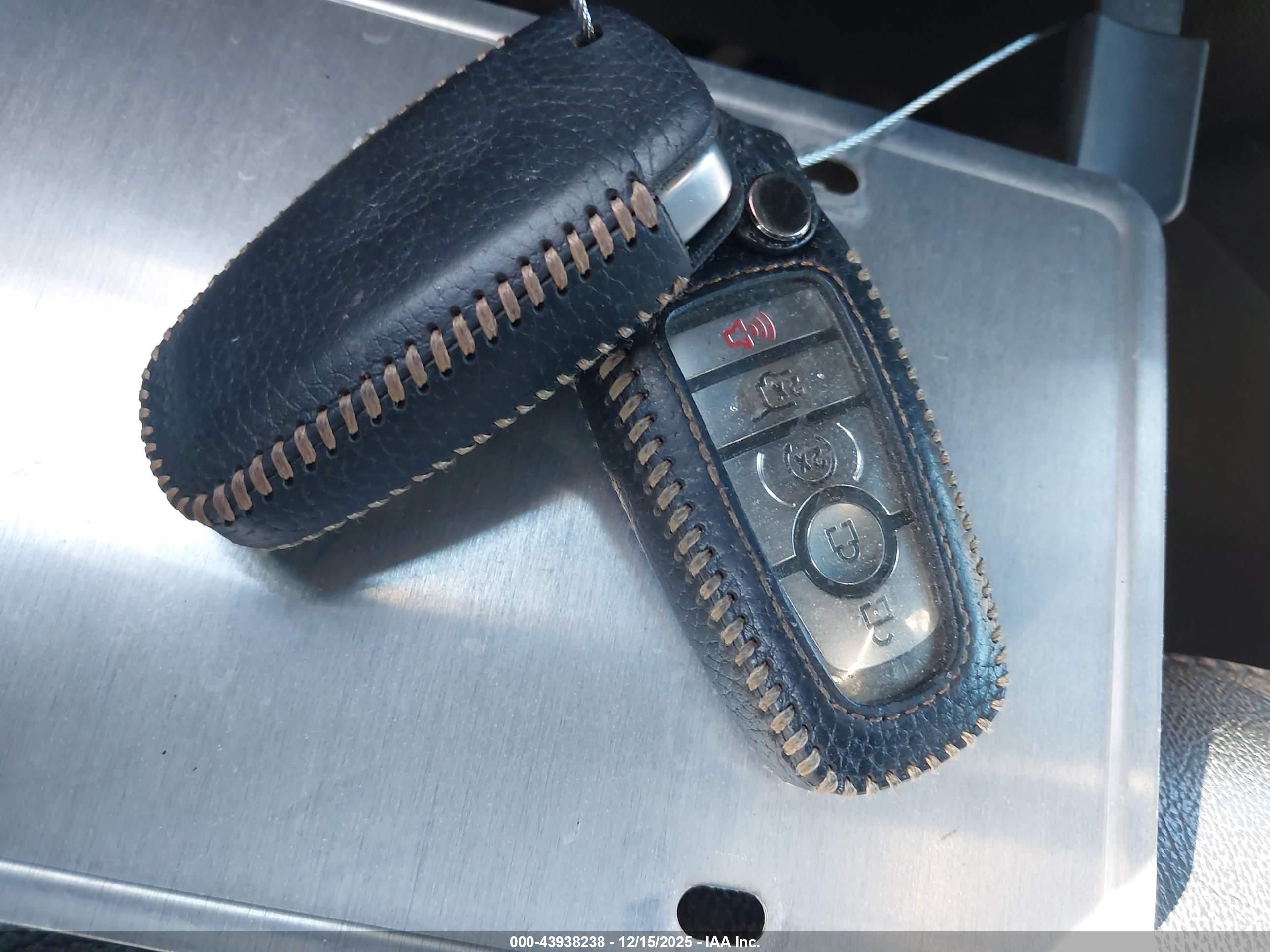 FORD EXPLORER image 11