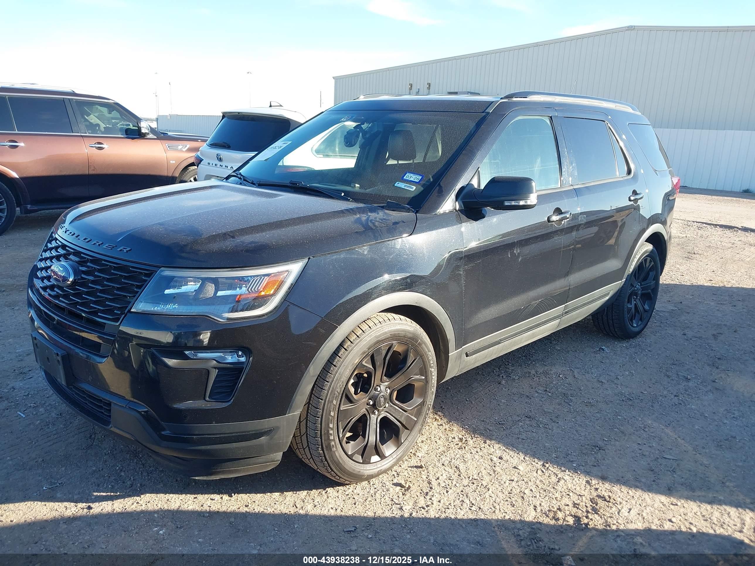 FORD EXPLORER image 2