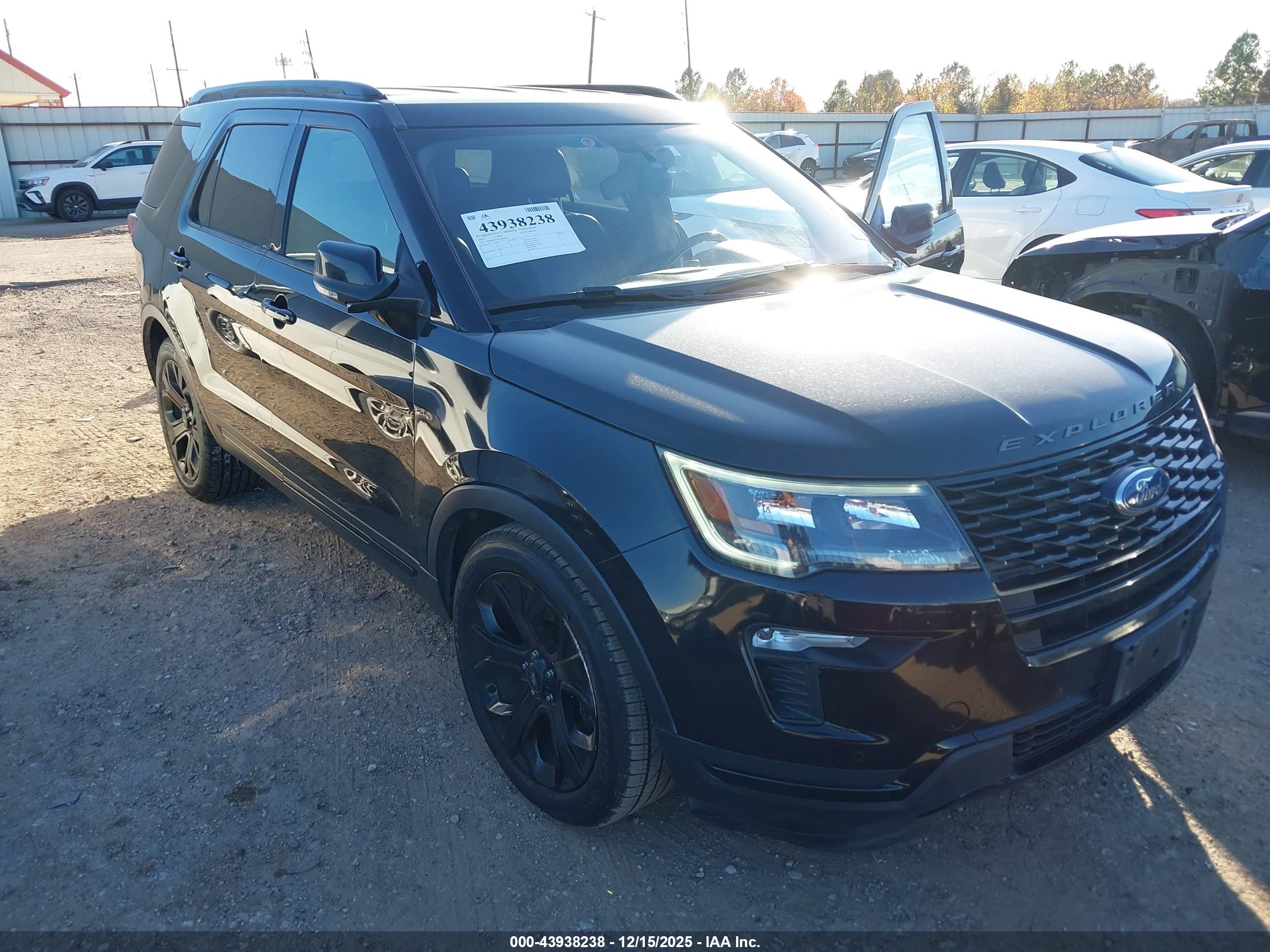 FORD EXPLORER image 6