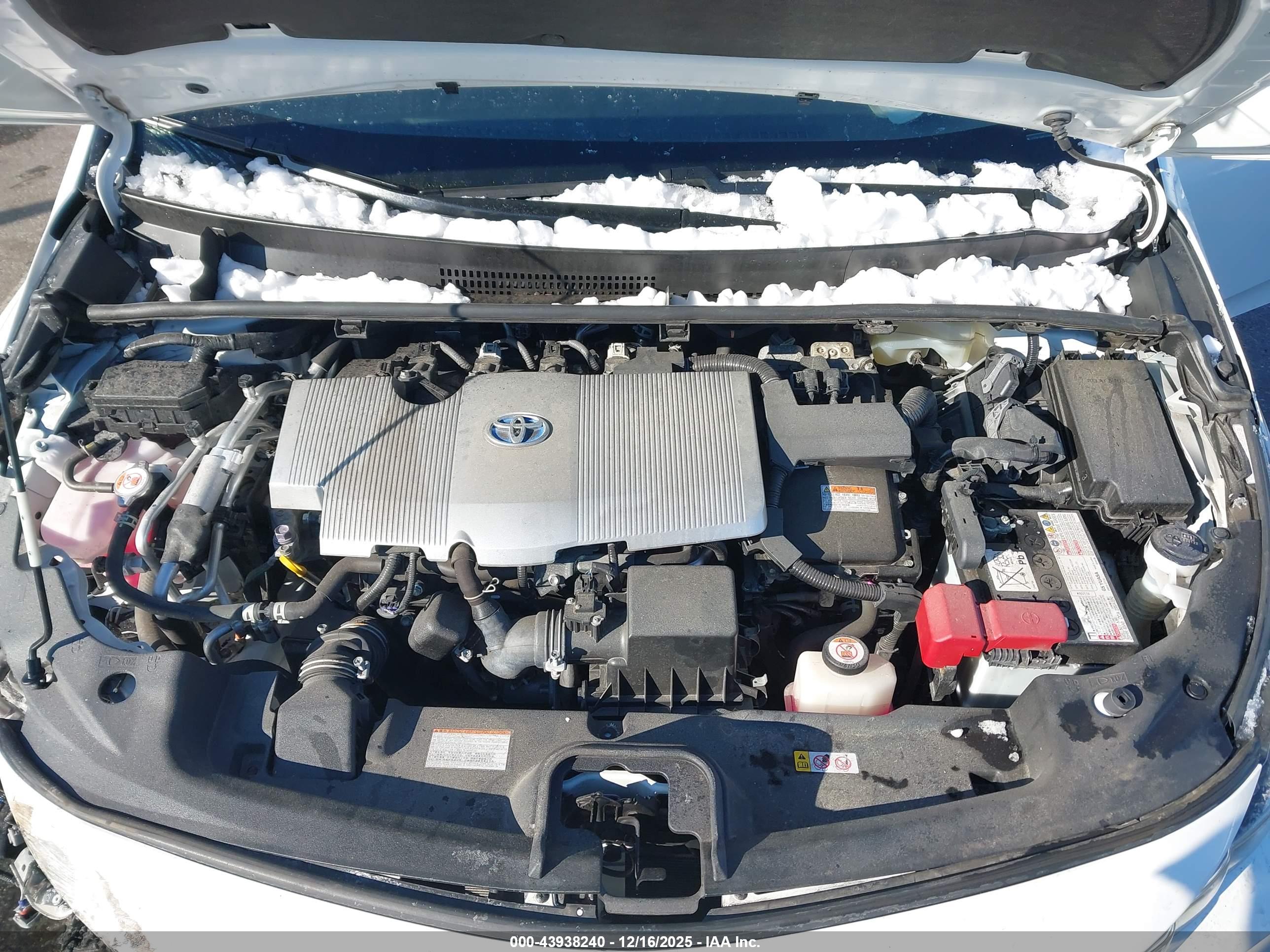 TOYOTA PRIUS image 10