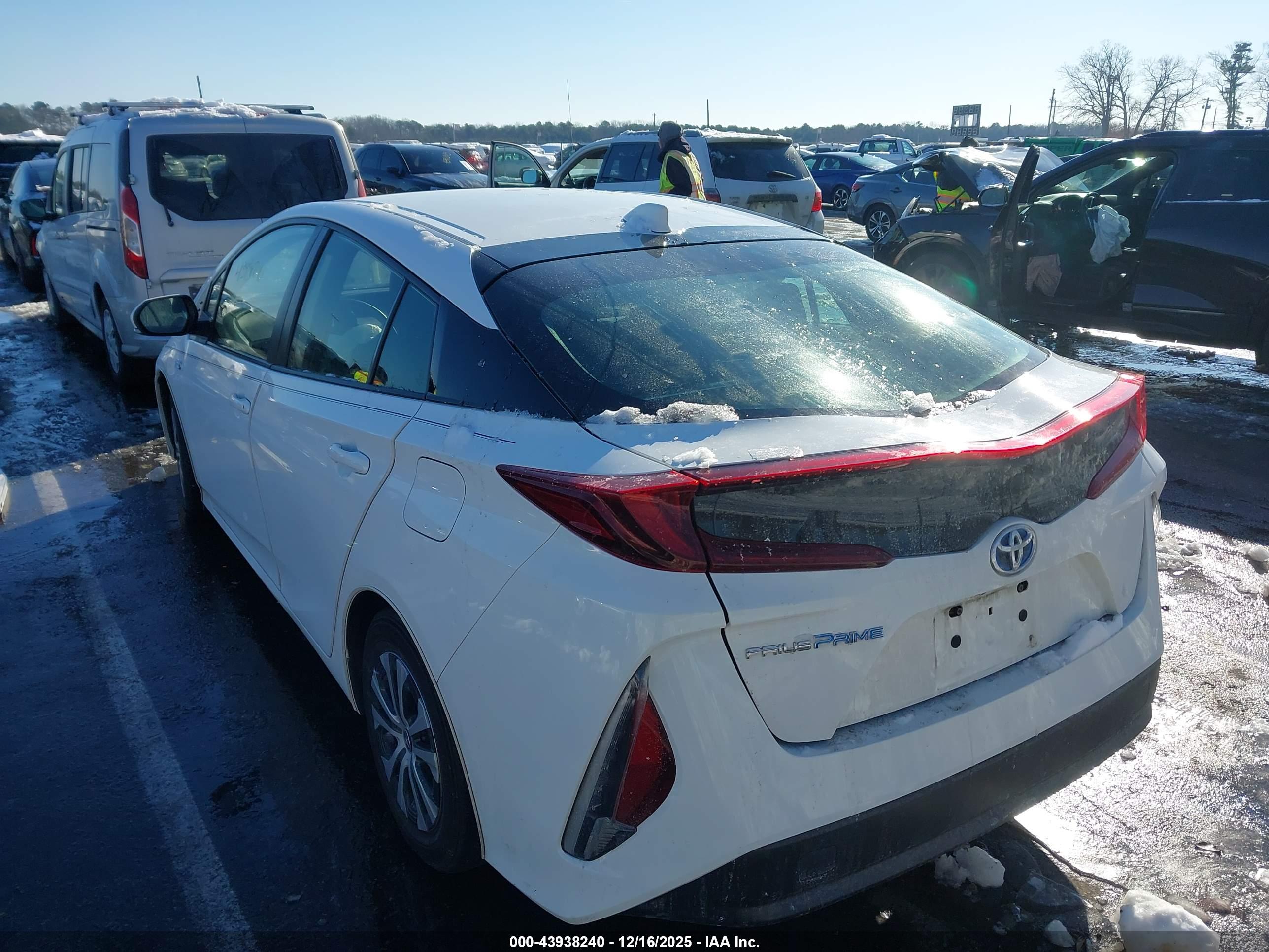 TOYOTA PRIUS image 3