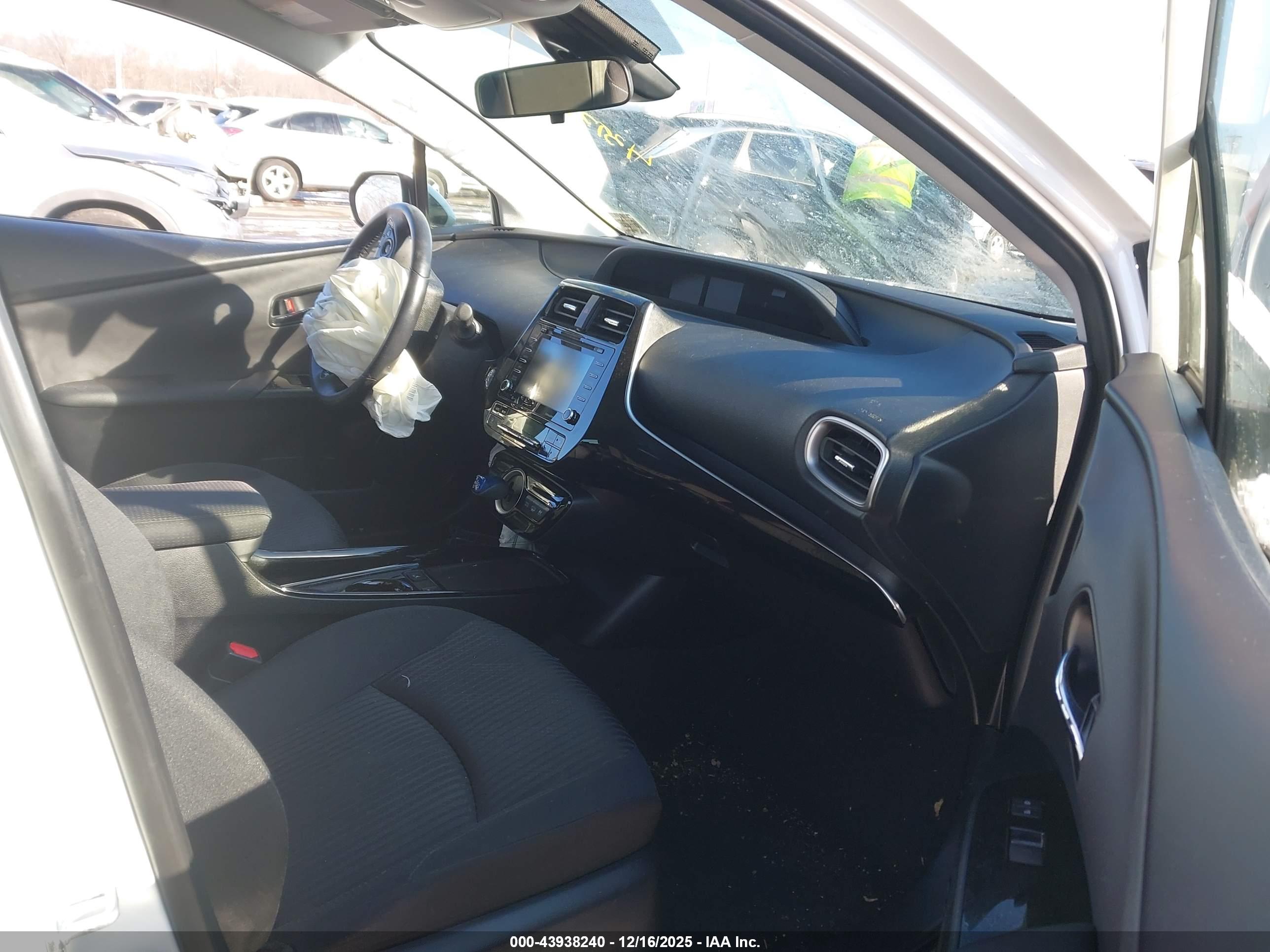 TOYOTA PRIUS image 5