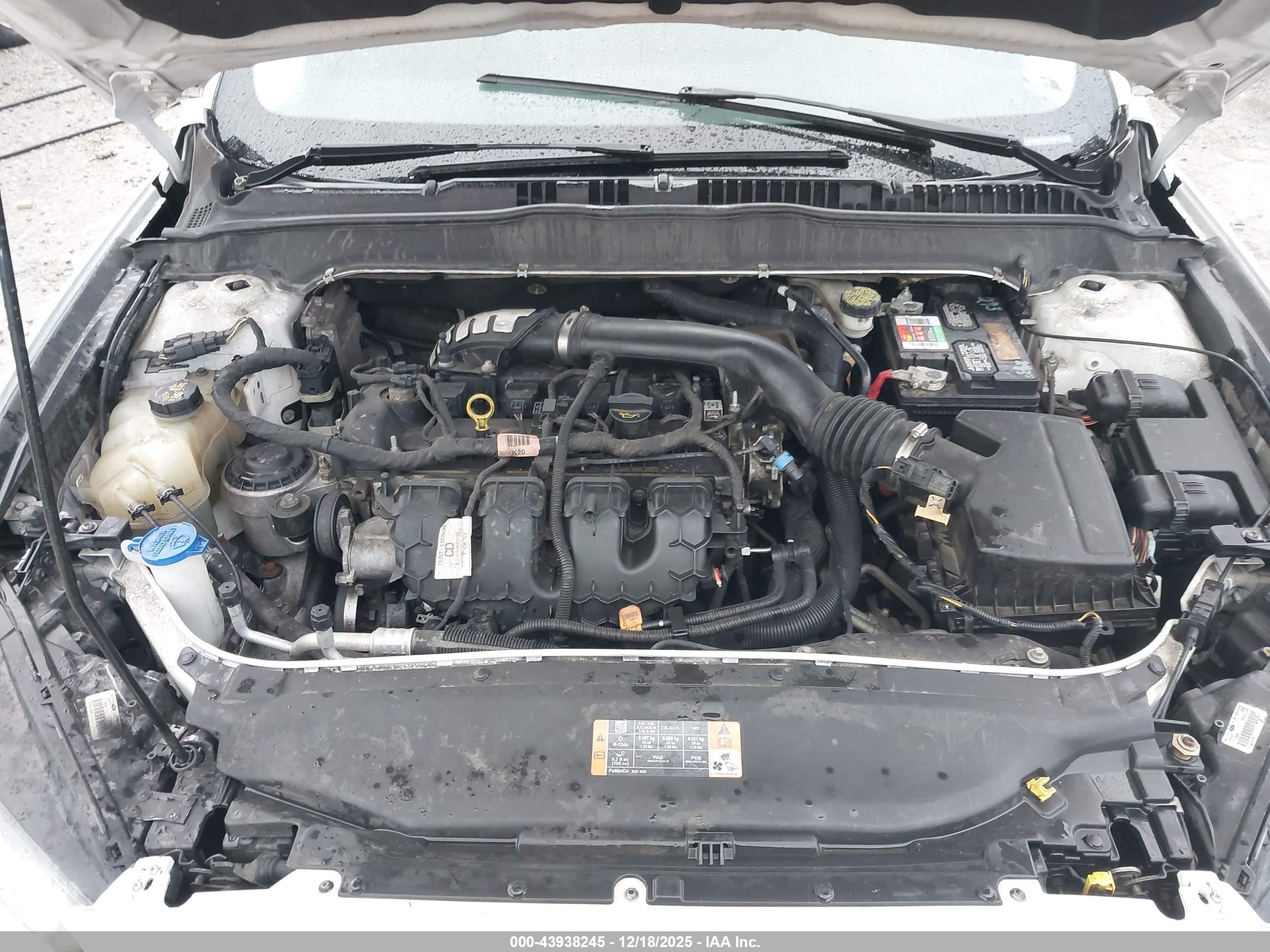 FORD FUSION image 10