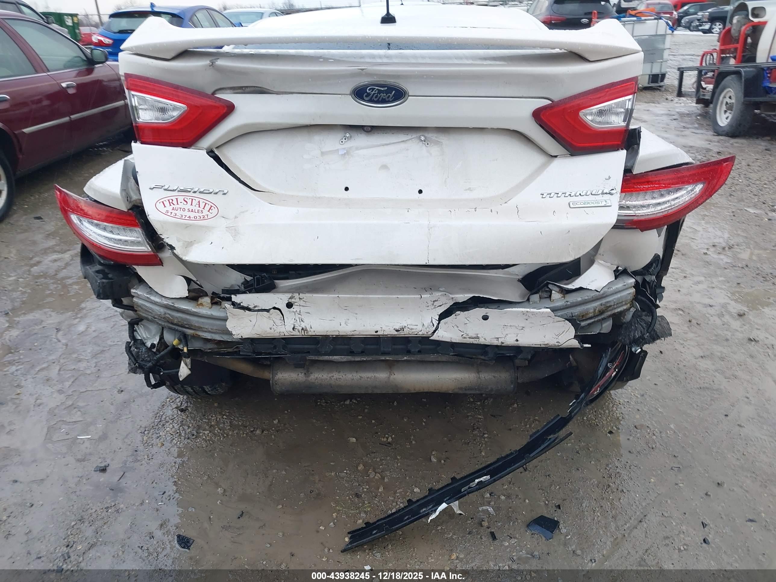 FORD FUSION image 6
