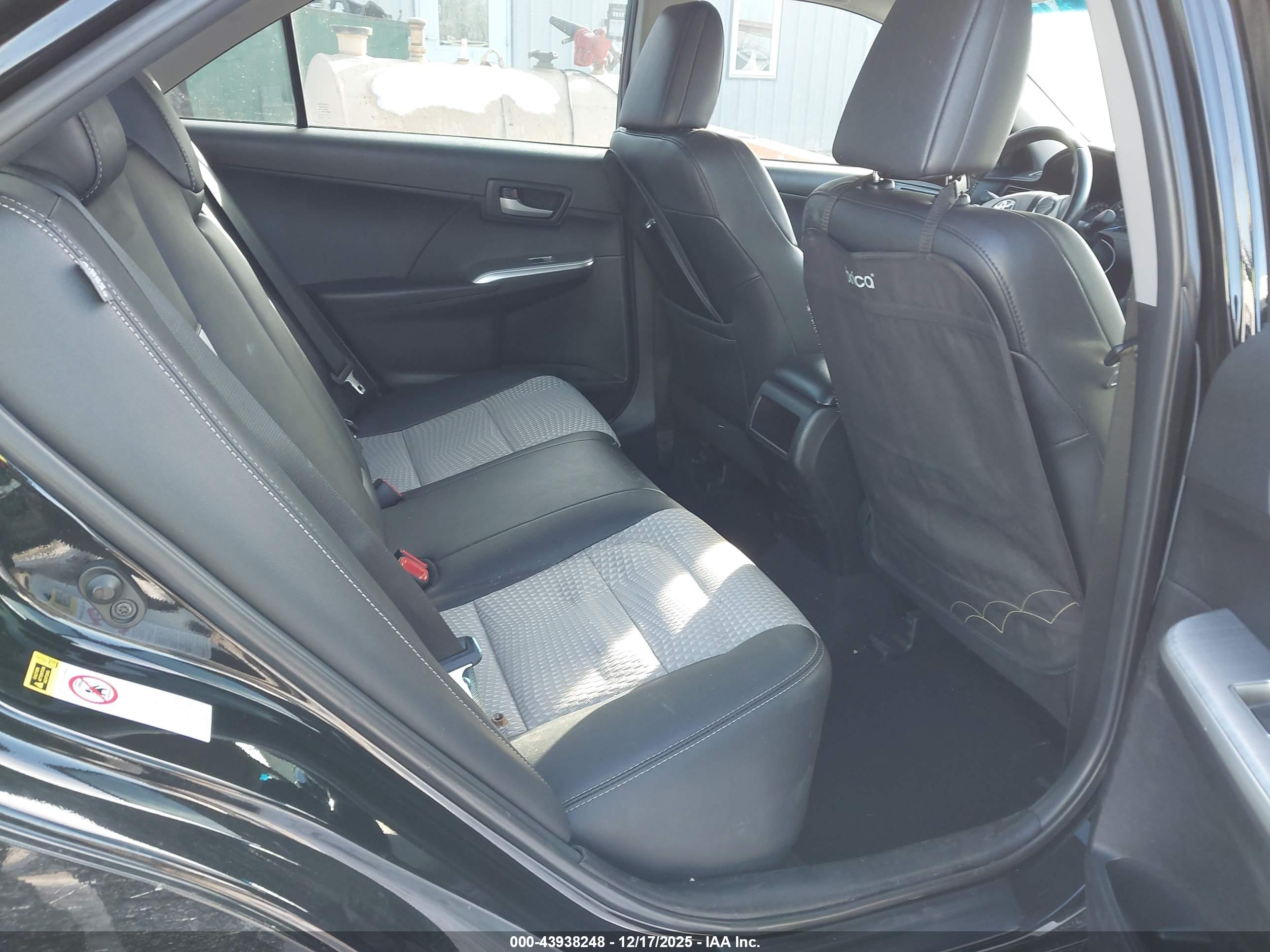 TOYOTA CAMRY image 8