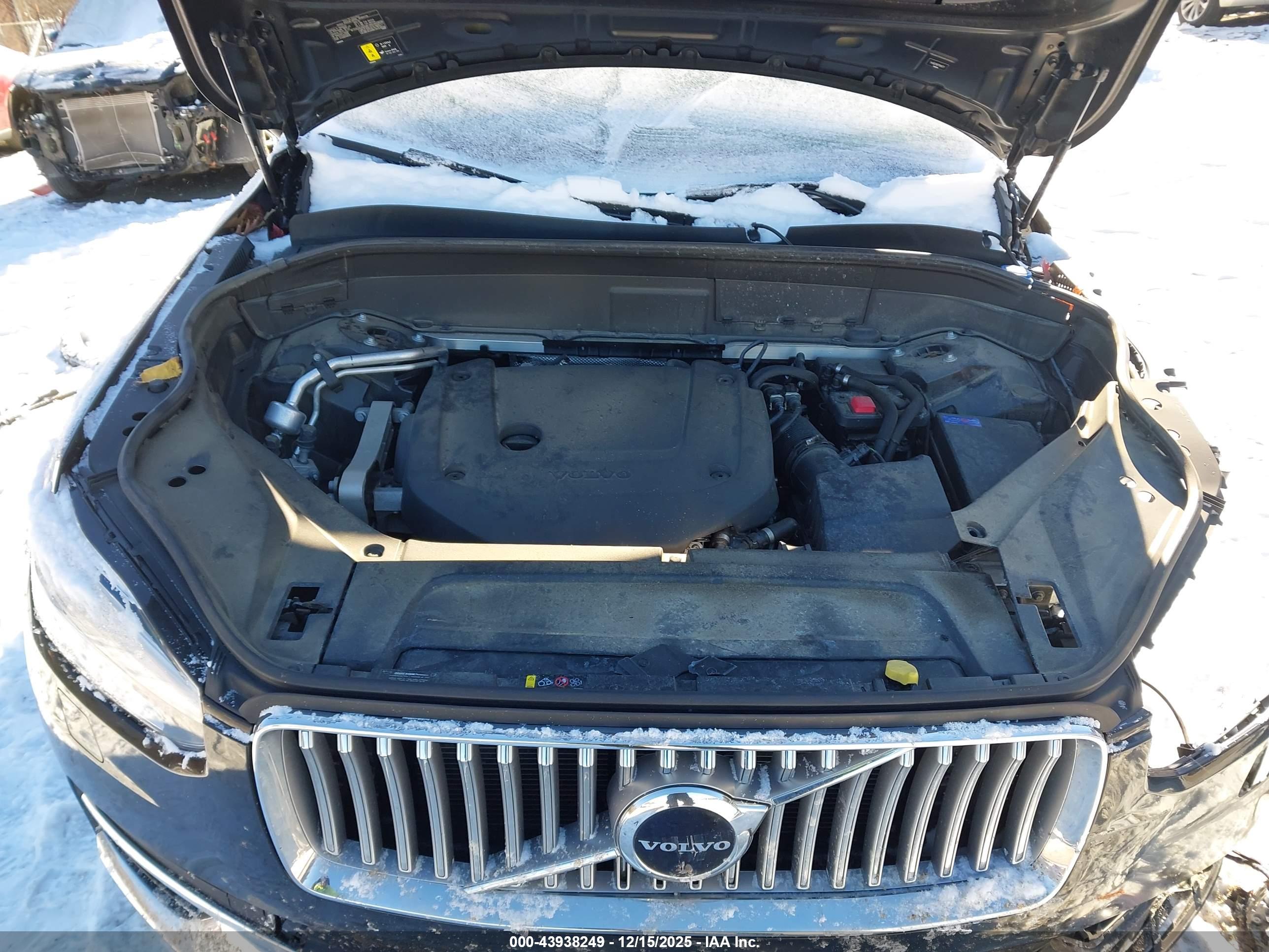 VOLVO XC90 image 10