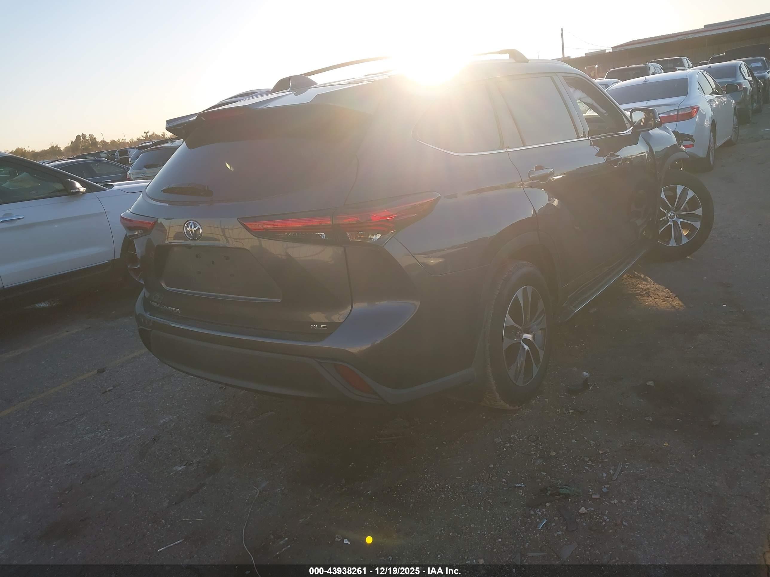 TOYOTA HIGHLANDER image 4