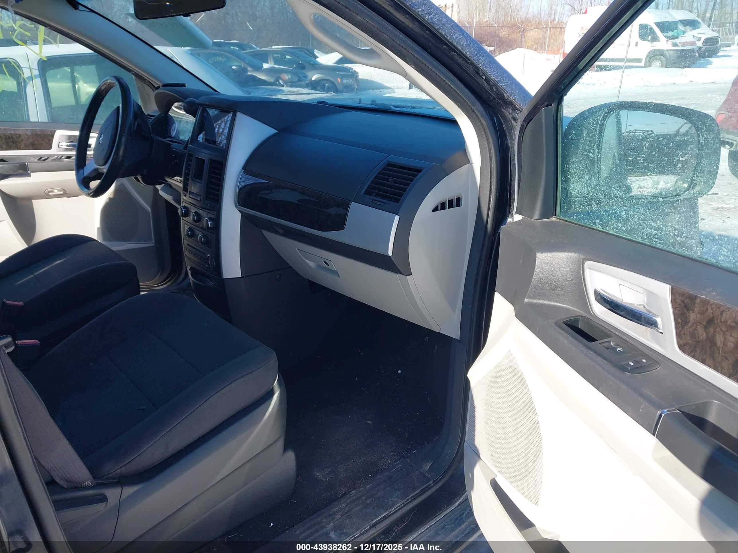 DODGE GRAND image 5
