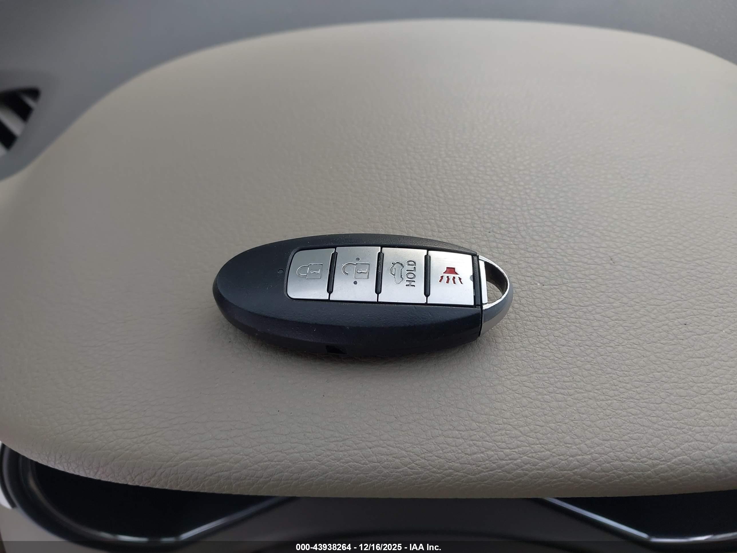 NISSAN MURANO image 11