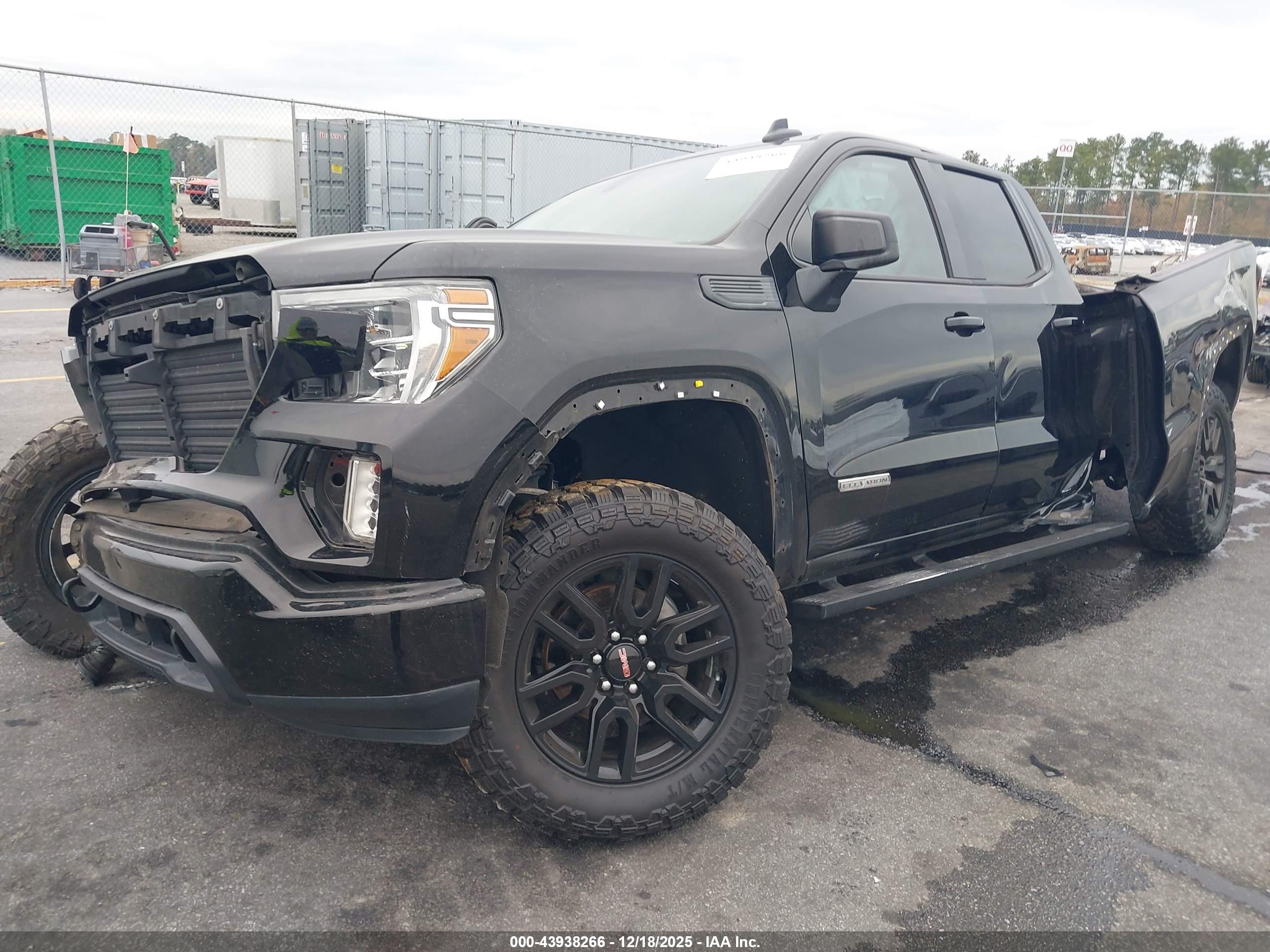 GMC SIERRA image 2