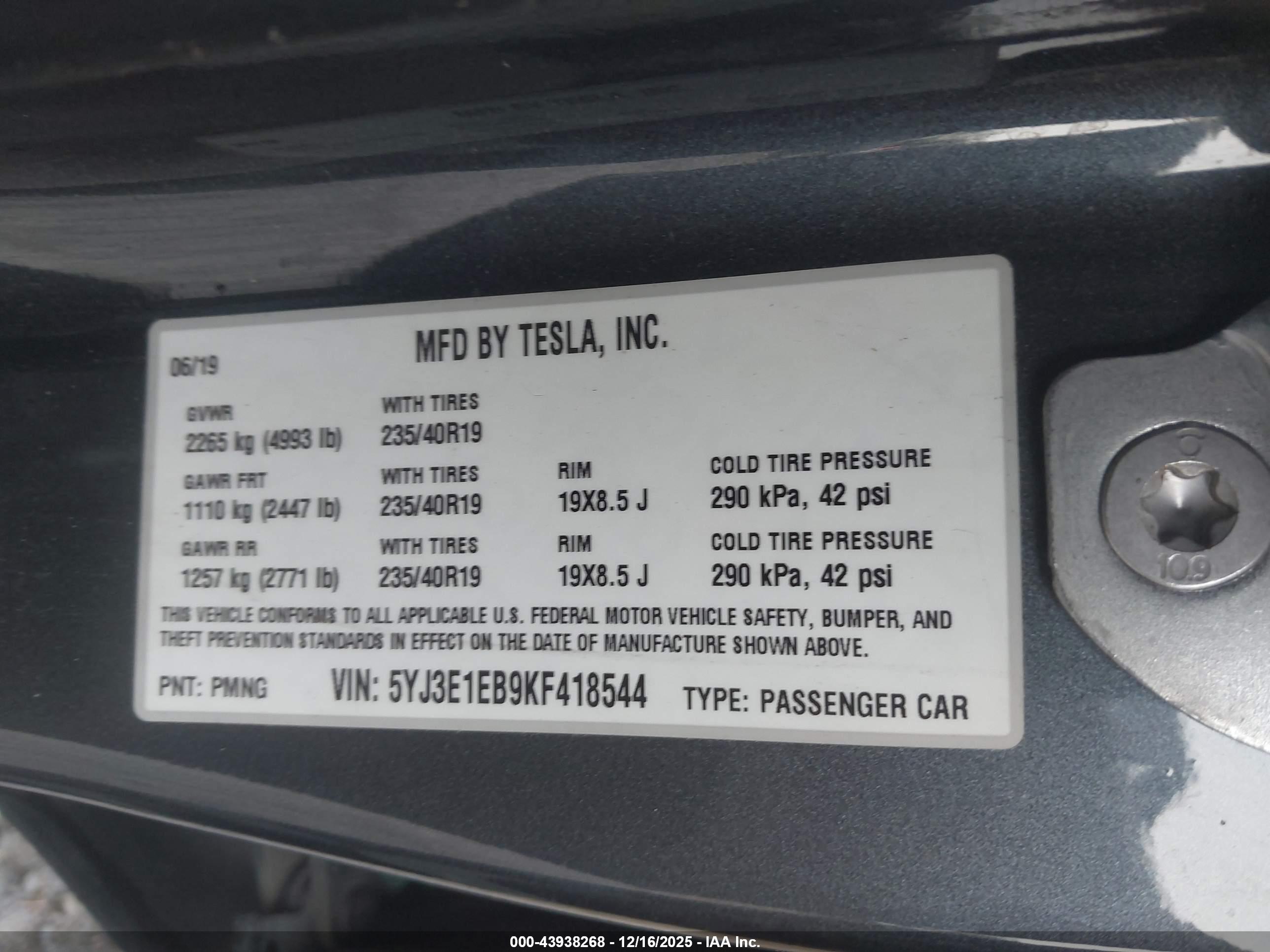 TESLA MODEL image 9