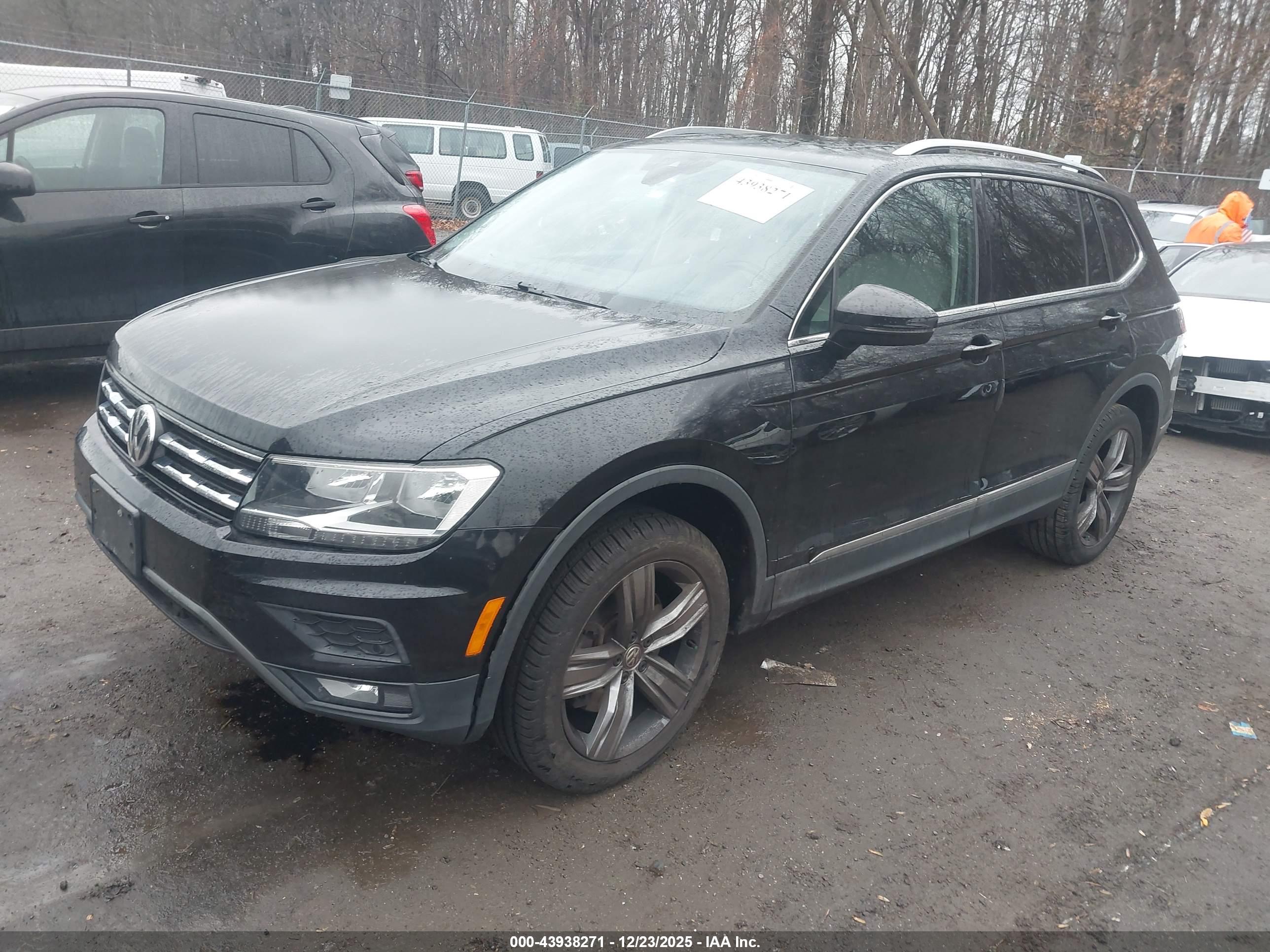 VOLKSWAGEN TIGUAN image 2
