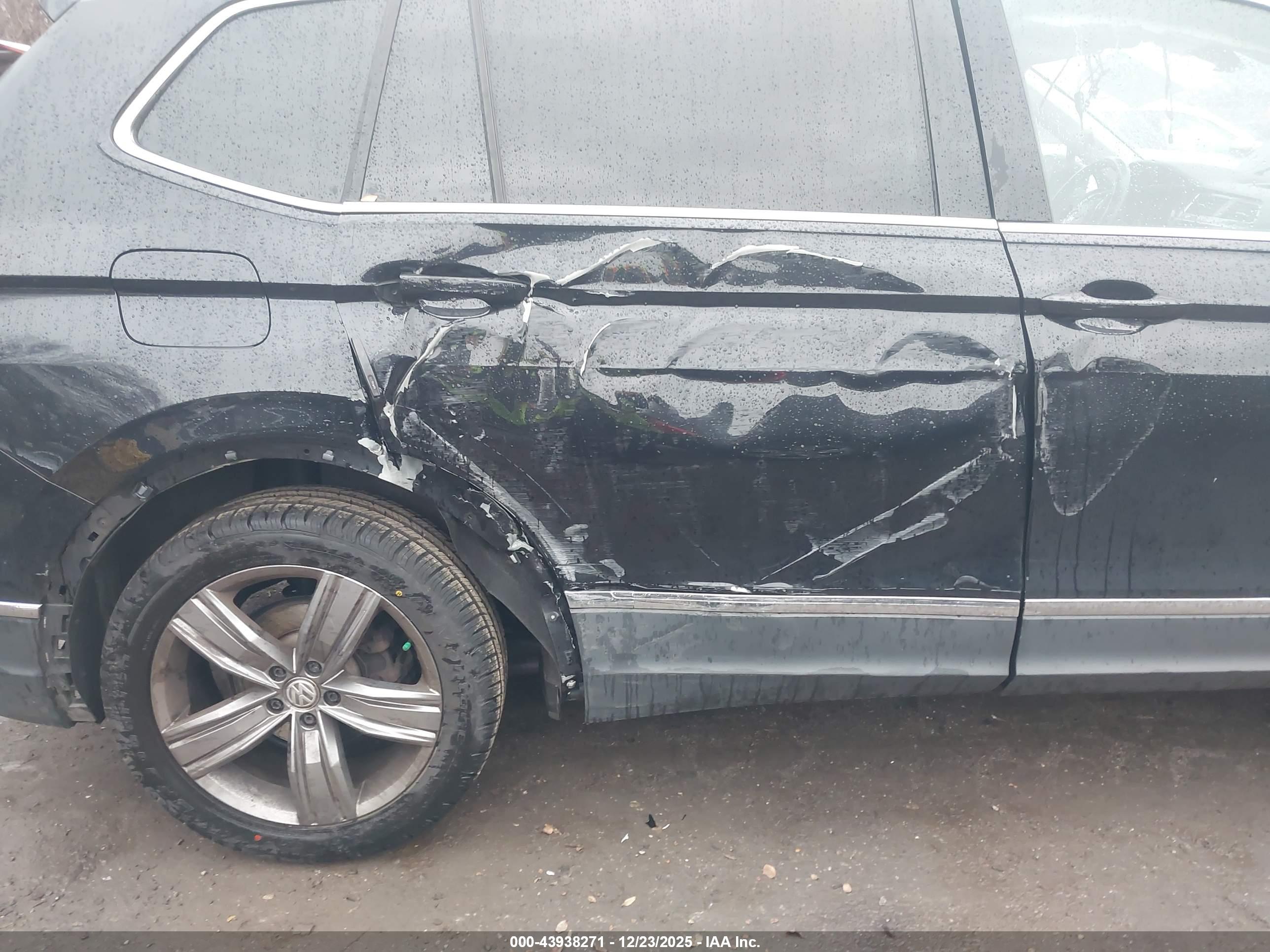 VOLKSWAGEN TIGUAN image 6