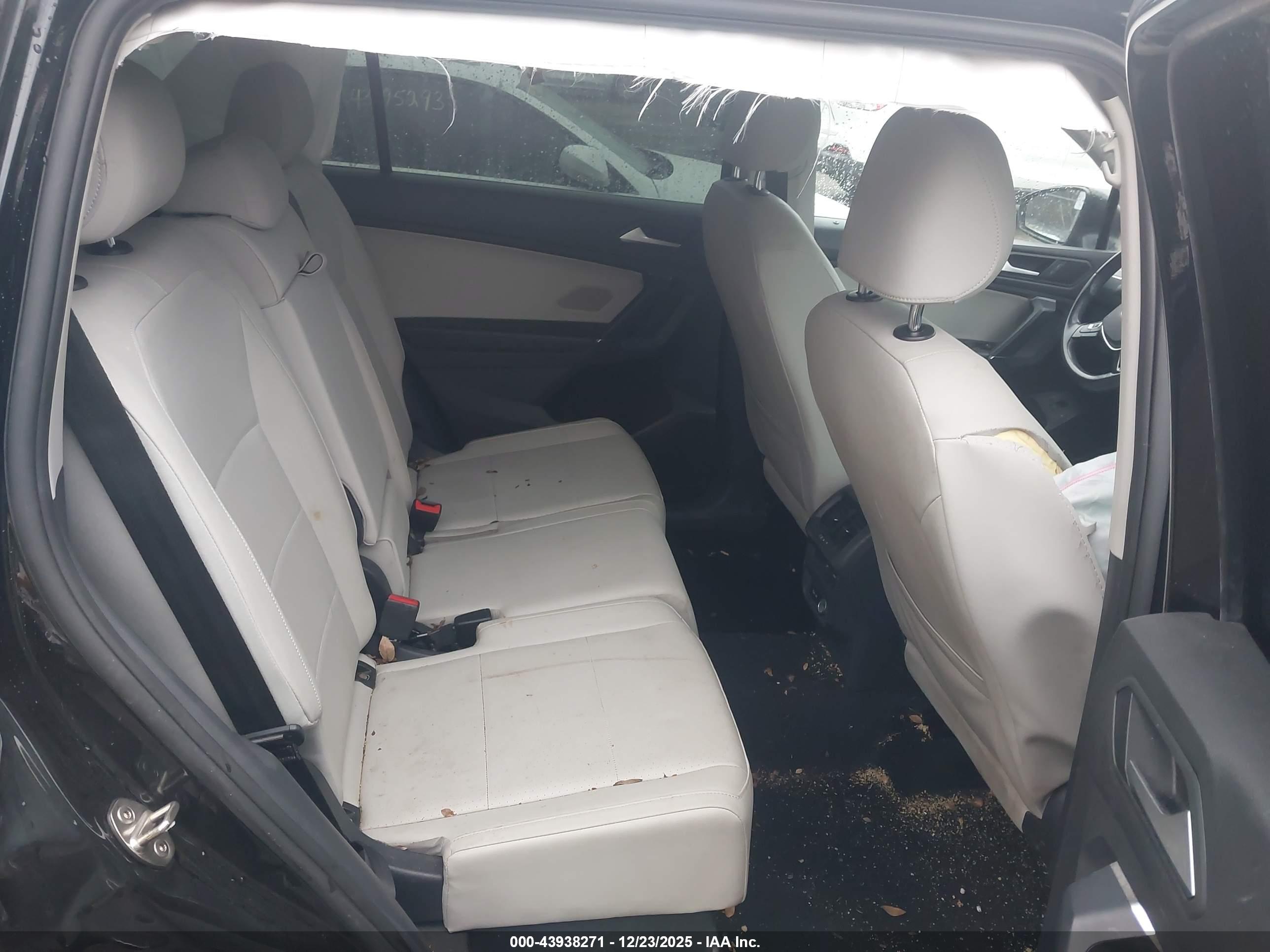 VOLKSWAGEN TIGUAN image 8