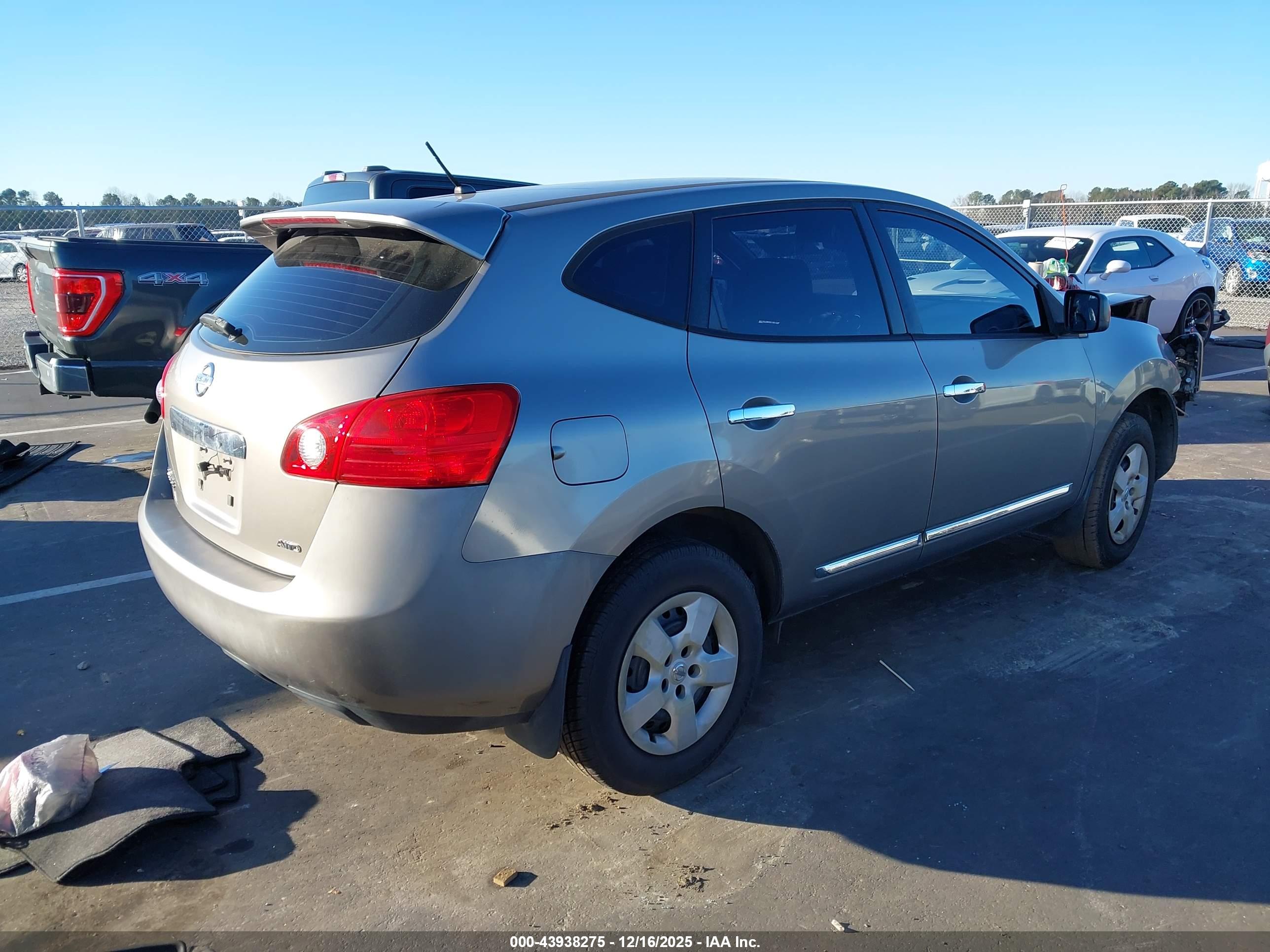 NISSAN ROGUE image 4
