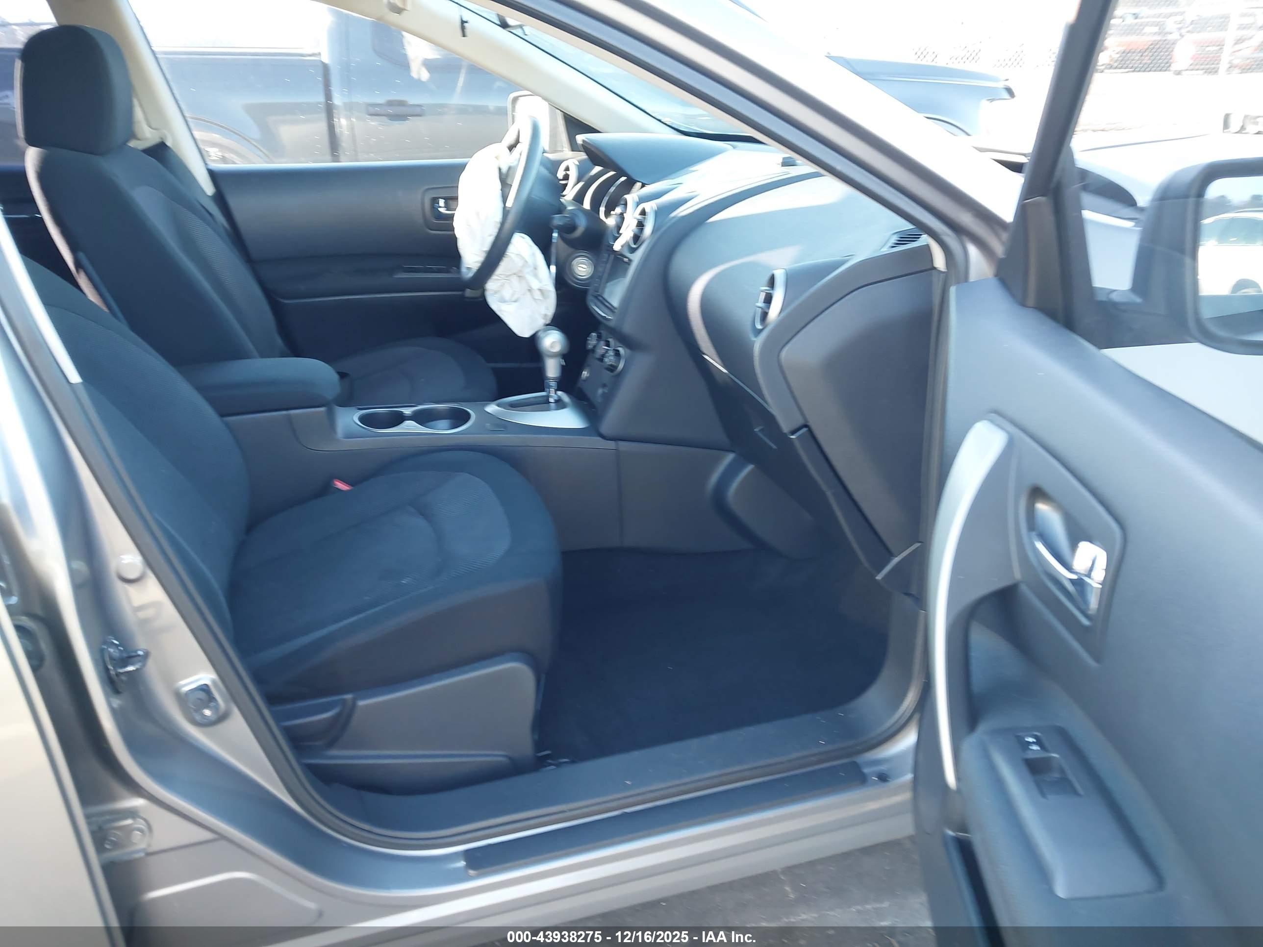 NISSAN ROGUE image 5