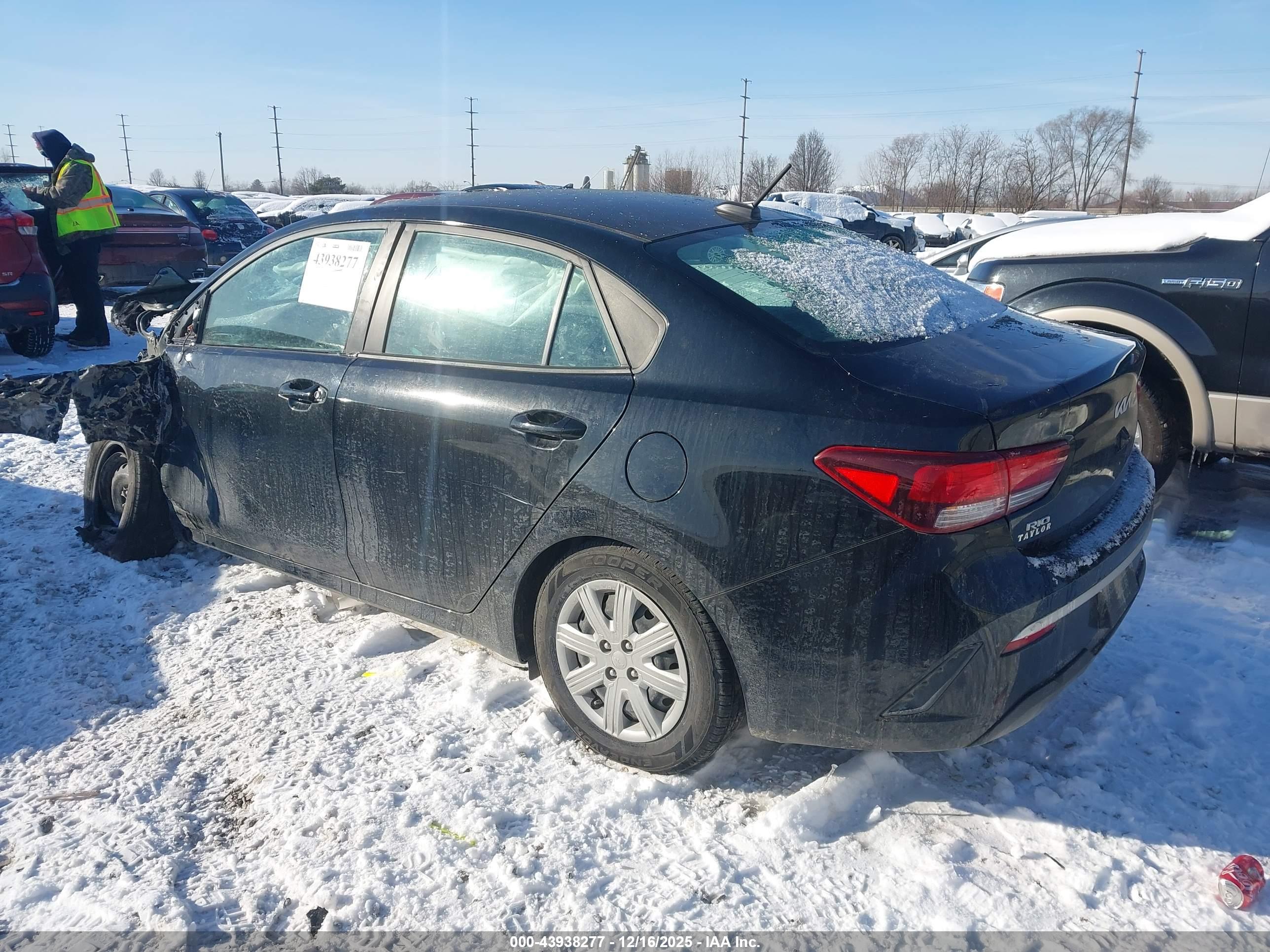 KIA RIO image 3
