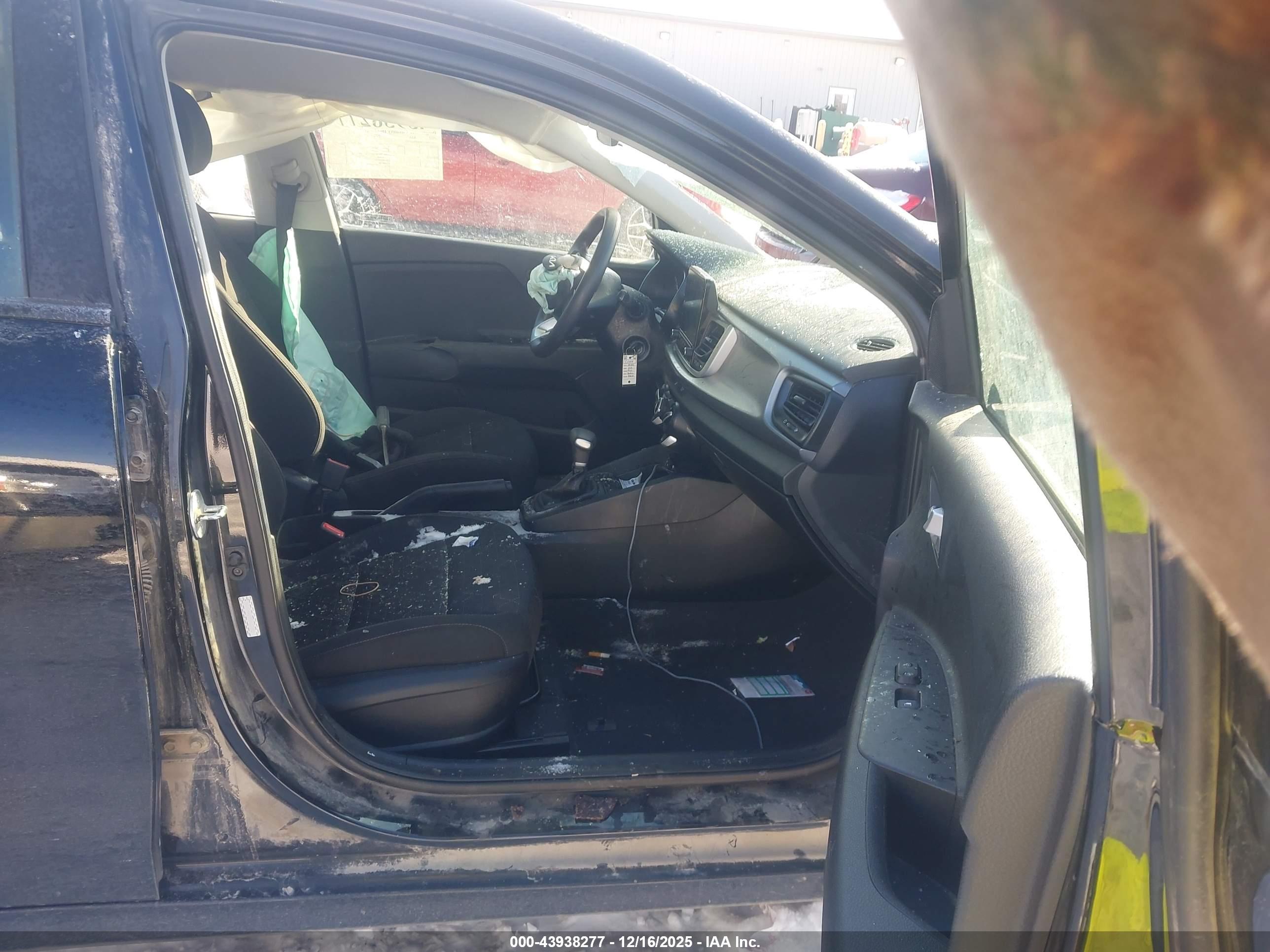 KIA RIO image 5