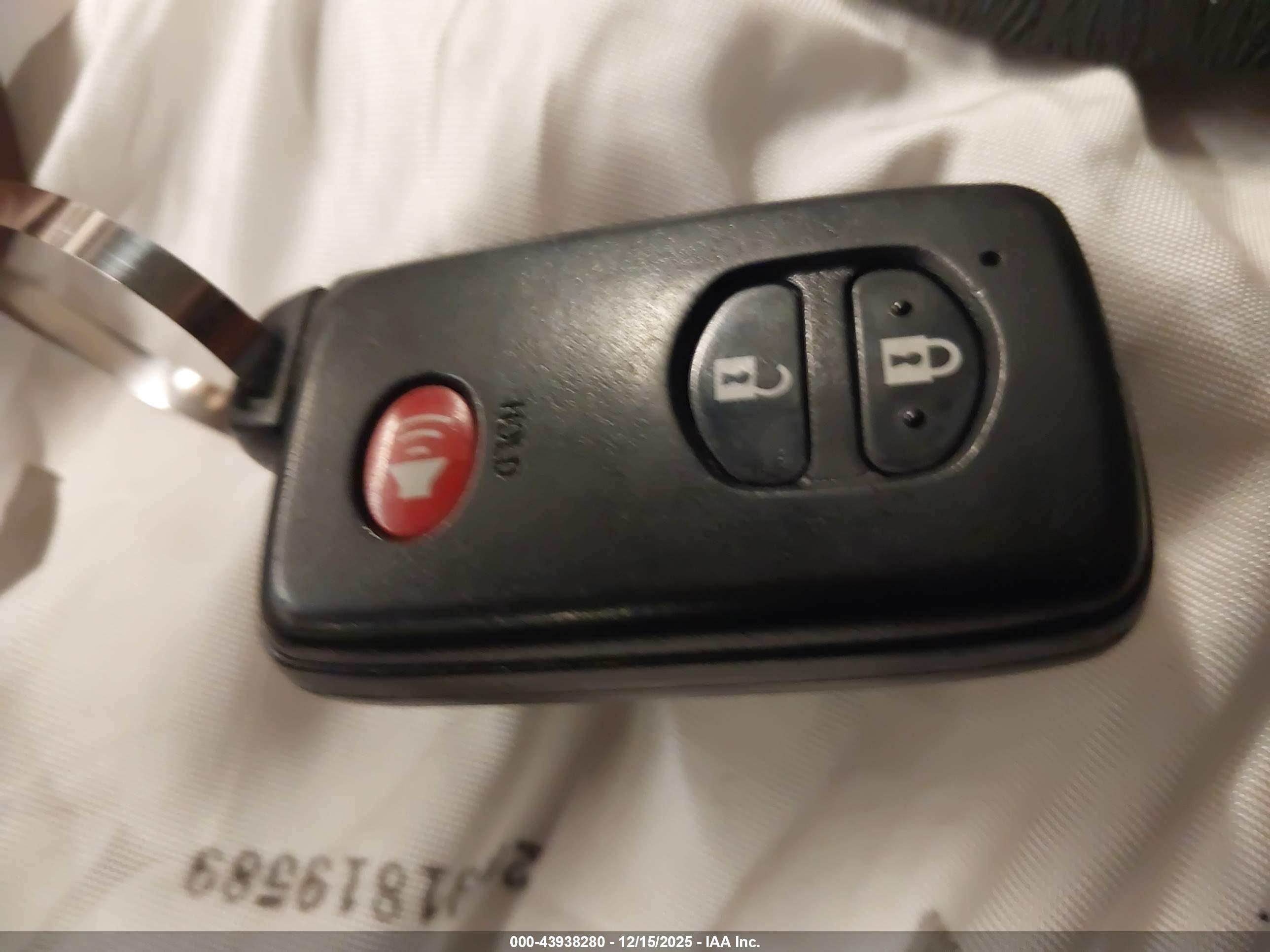 TOYOTA PRIUS image 11