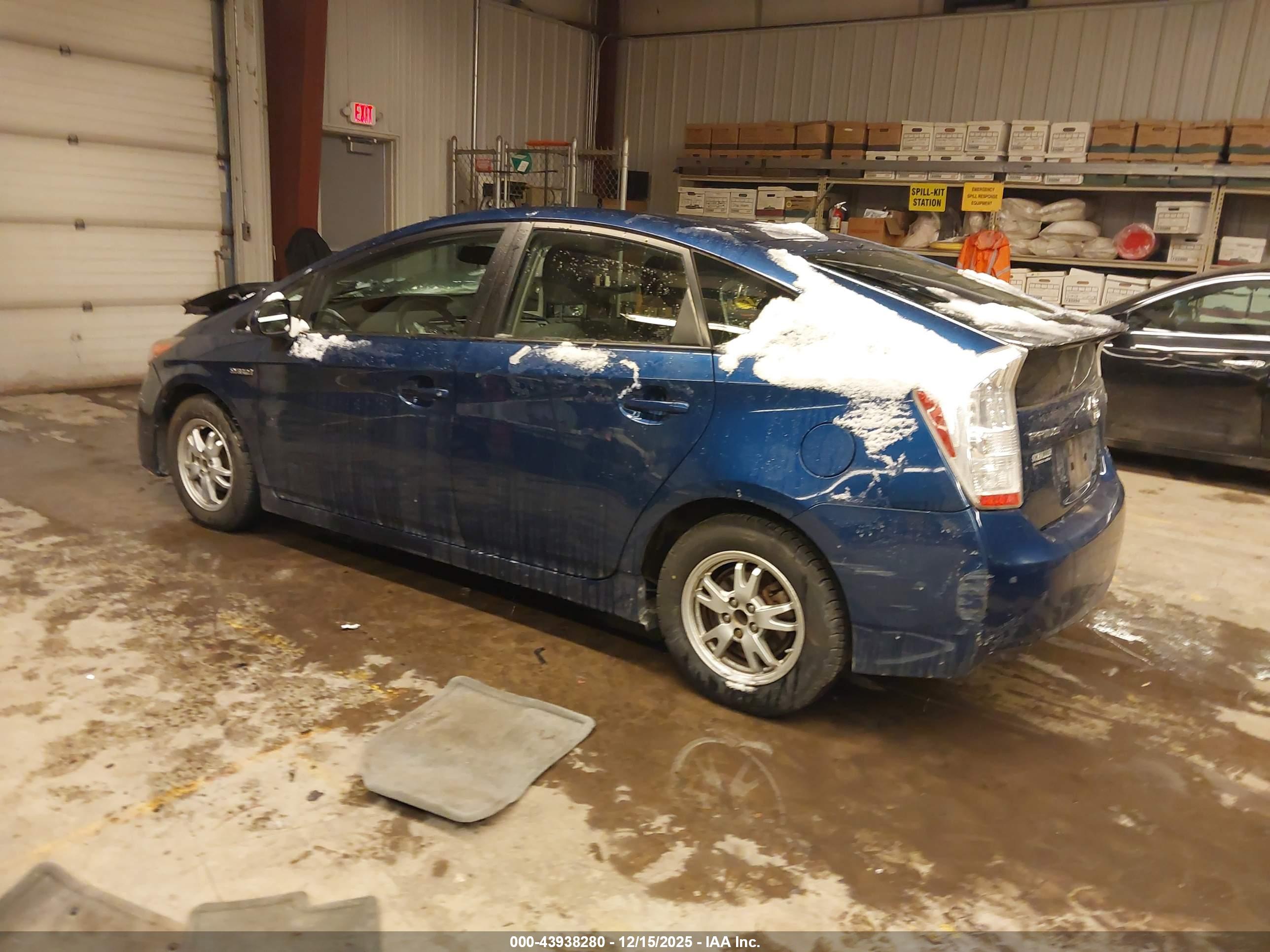 TOYOTA PRIUS image 3