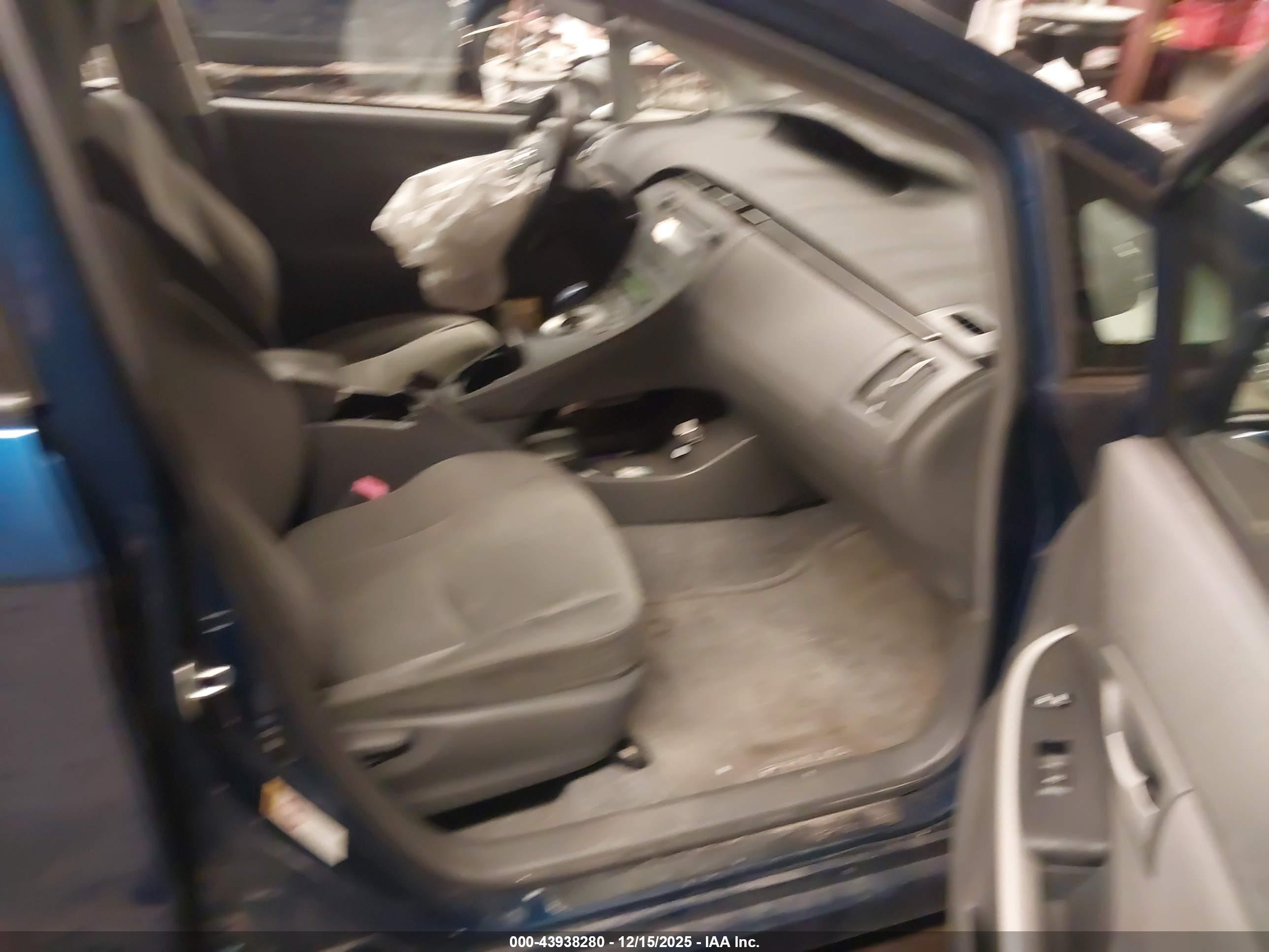 TOYOTA PRIUS image 5