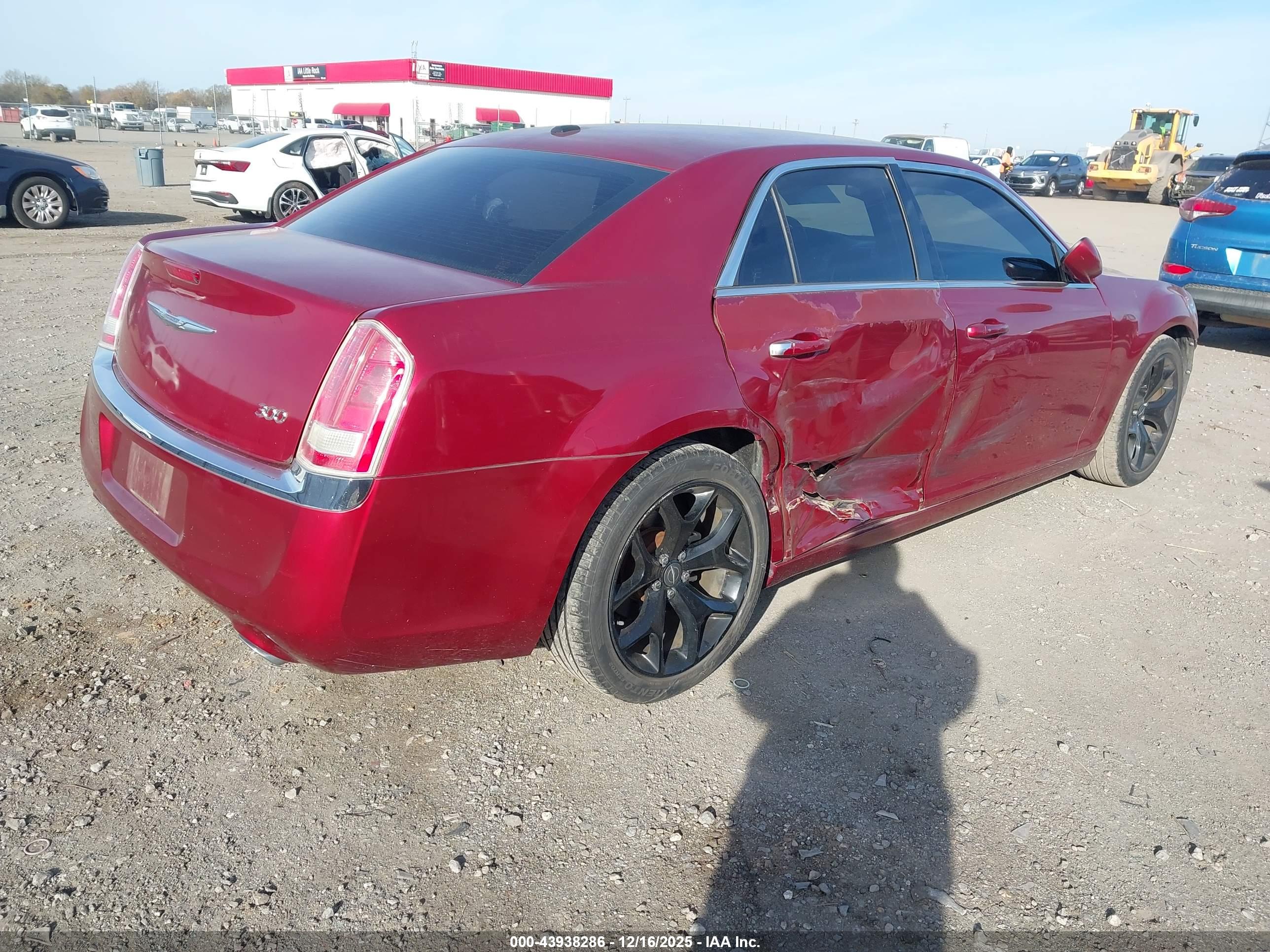 CHRYSLER 300 image 4