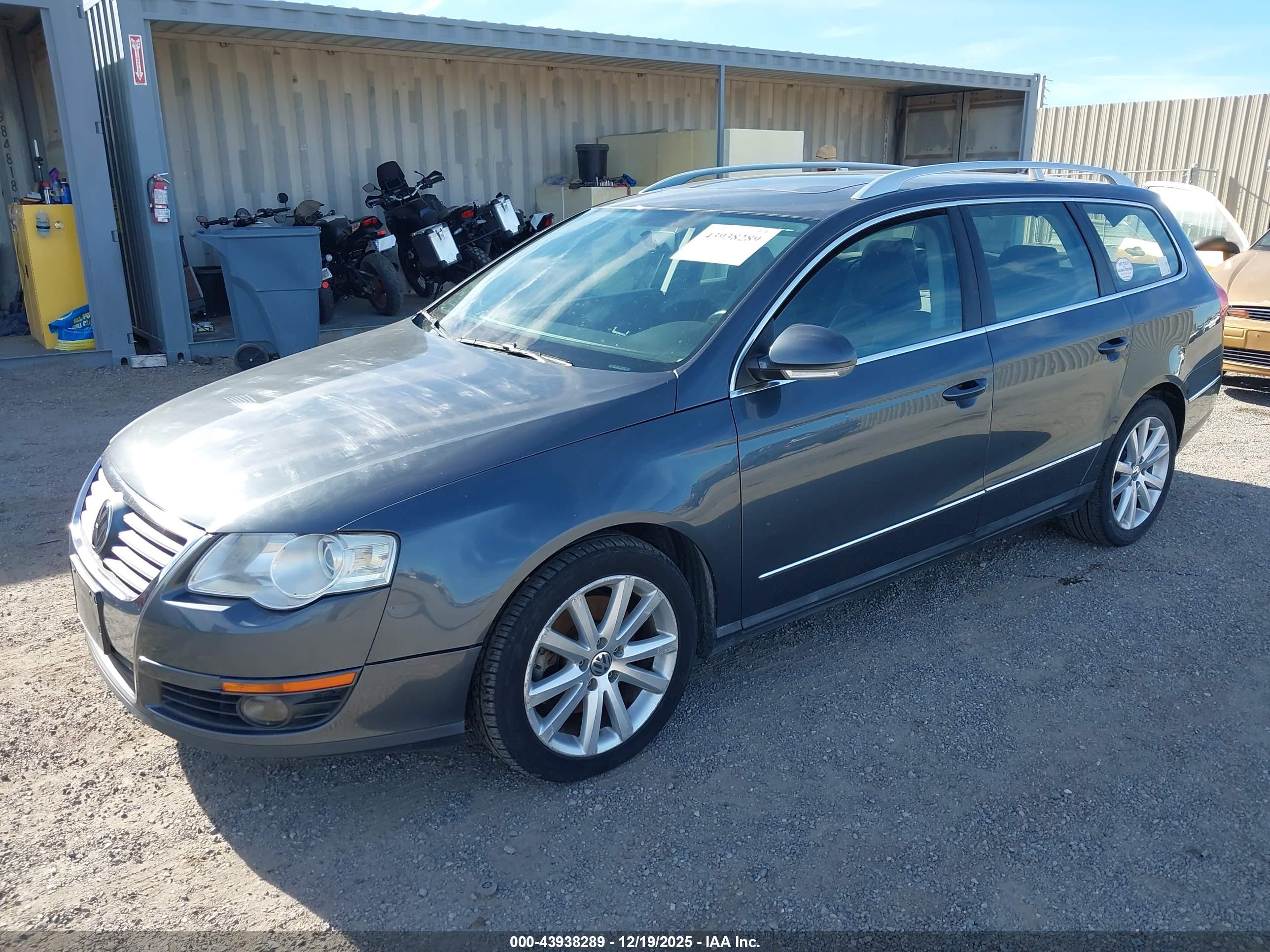 VOLKSWAGEN PASSAT image 2