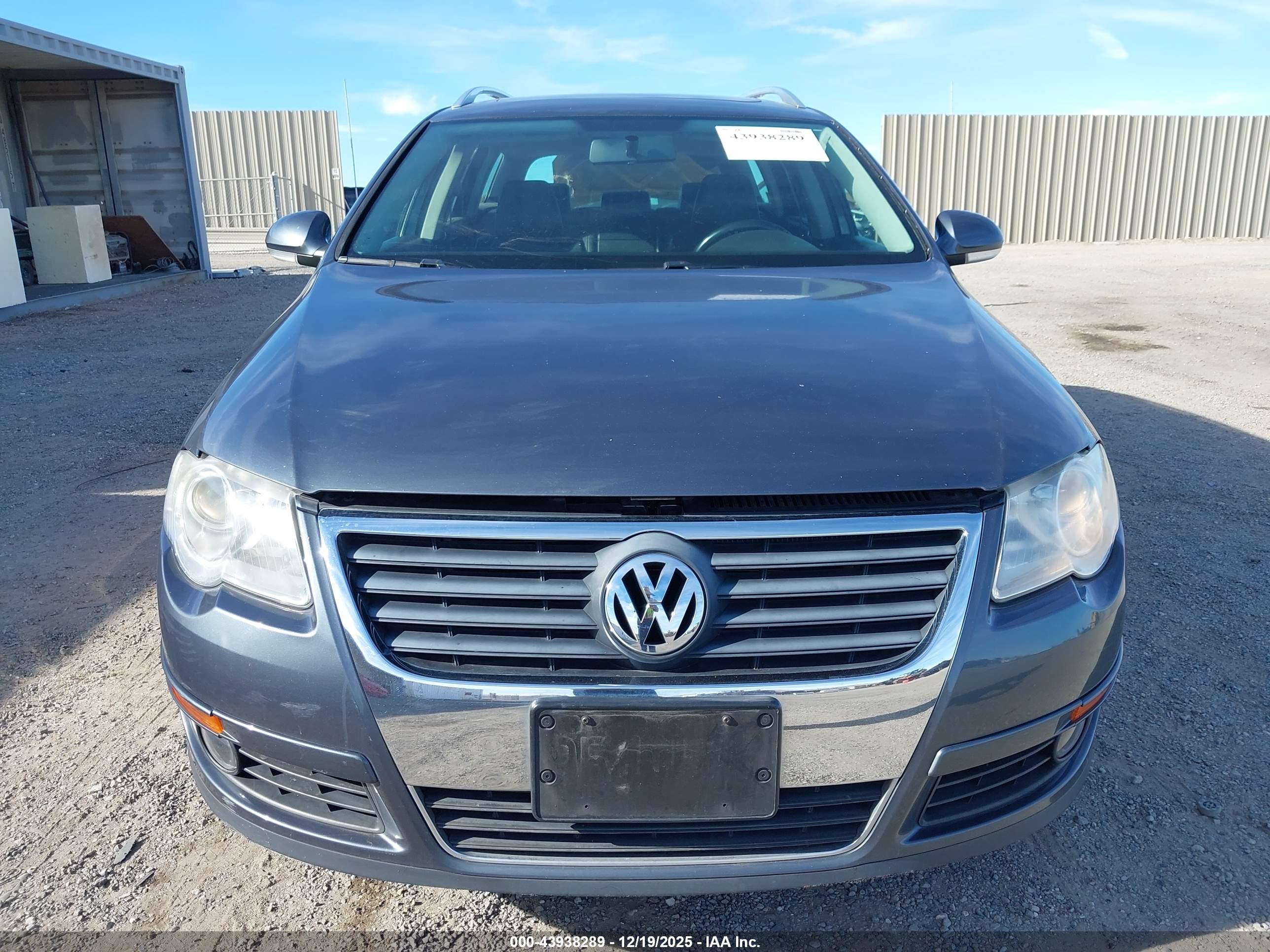 VOLKSWAGEN PASSAT image 6