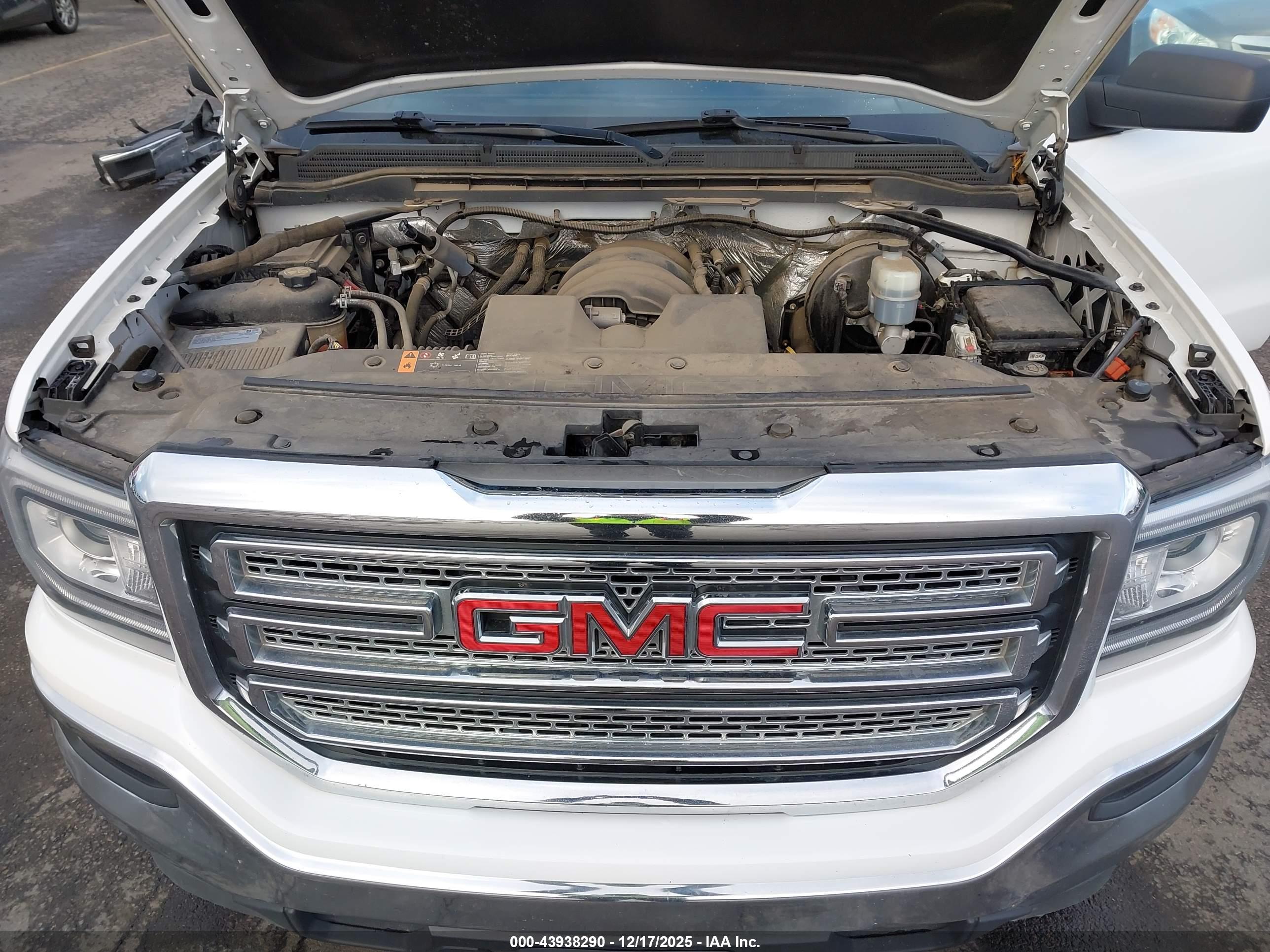GMC SIERRA image 10