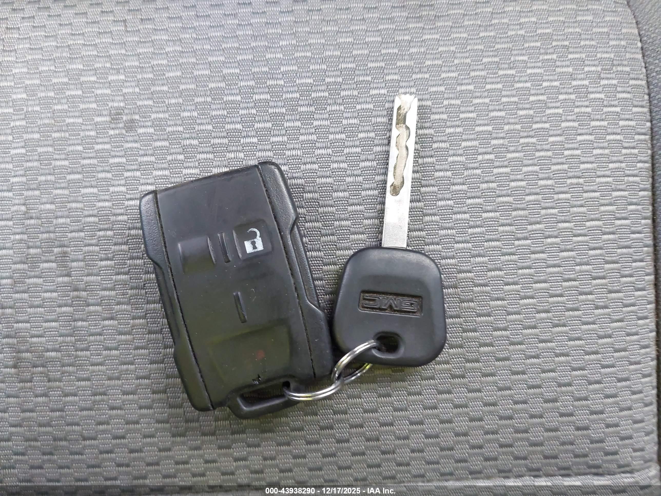 GMC SIERRA image 11
