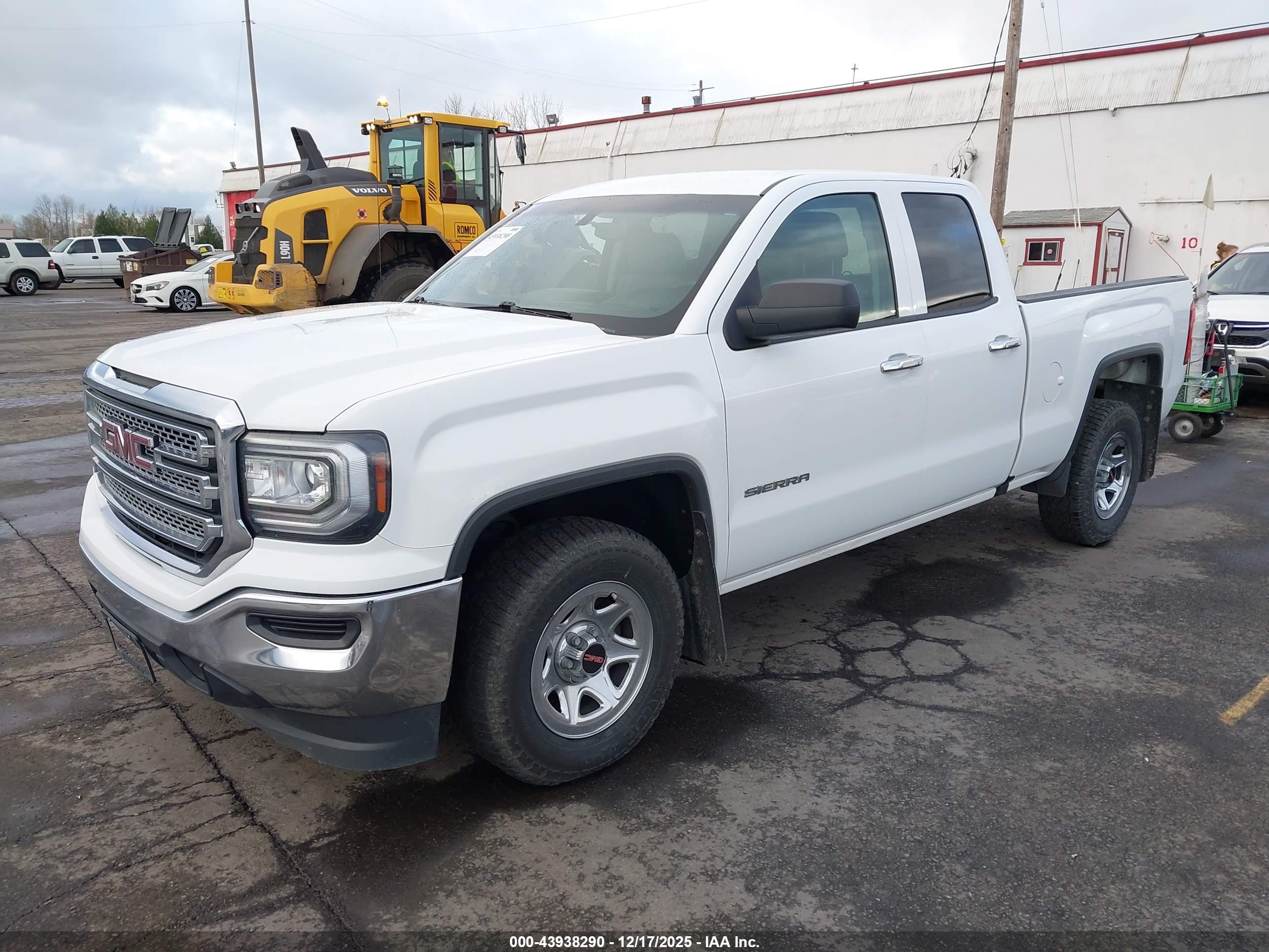 GMC SIERRA image 2