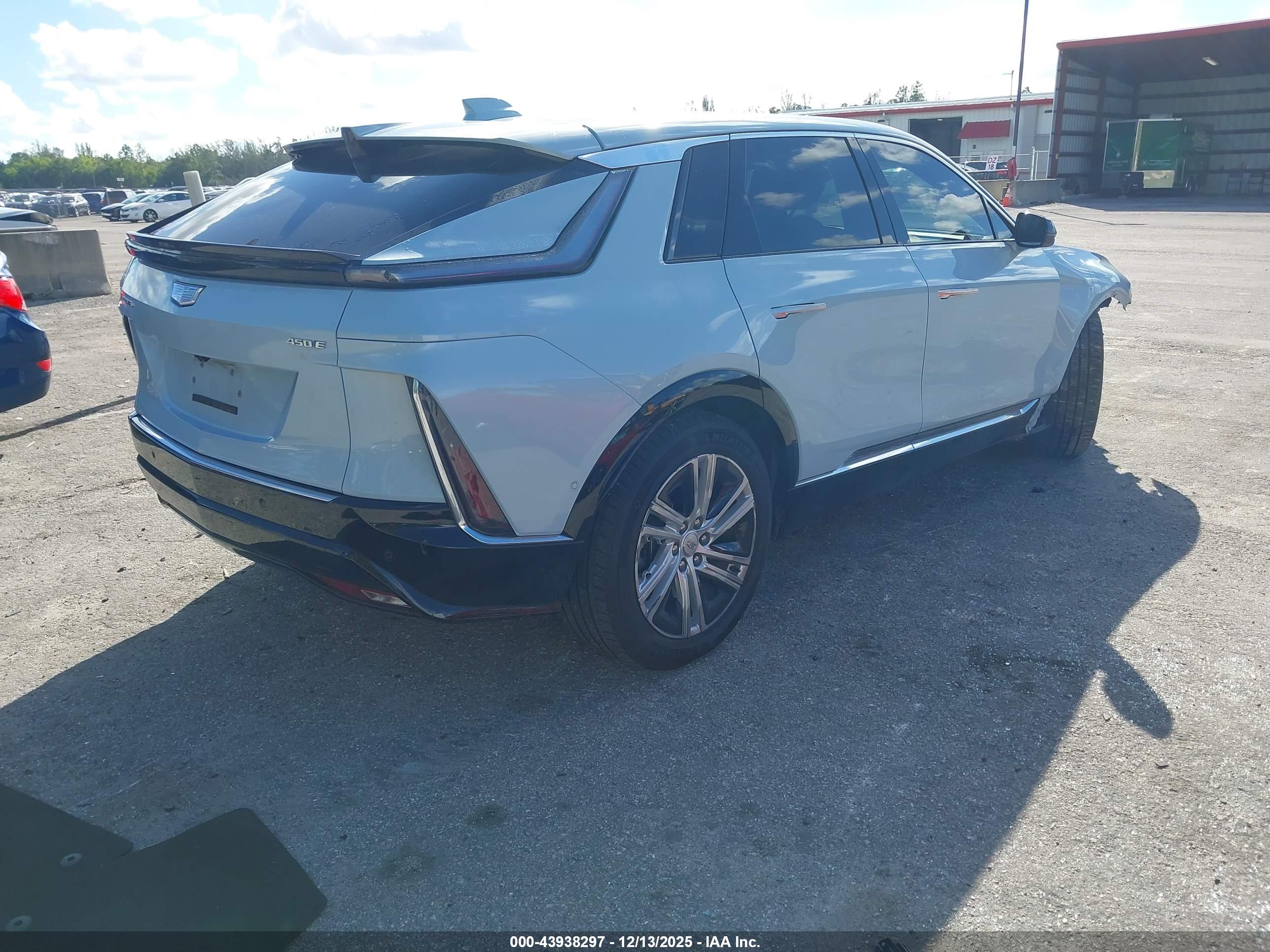 CADILLAC LYRIQ image 4