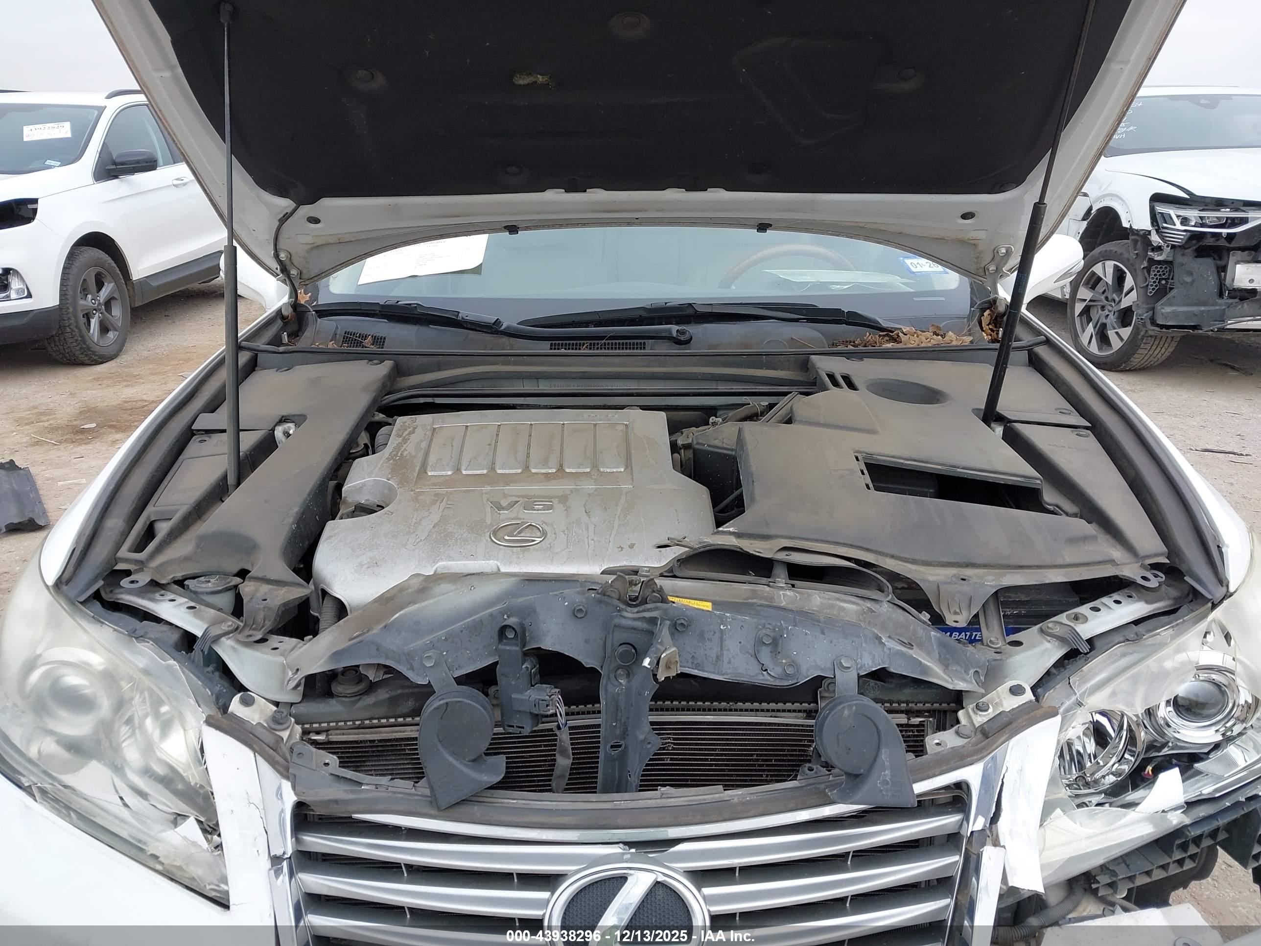 LEXUS ES image 10