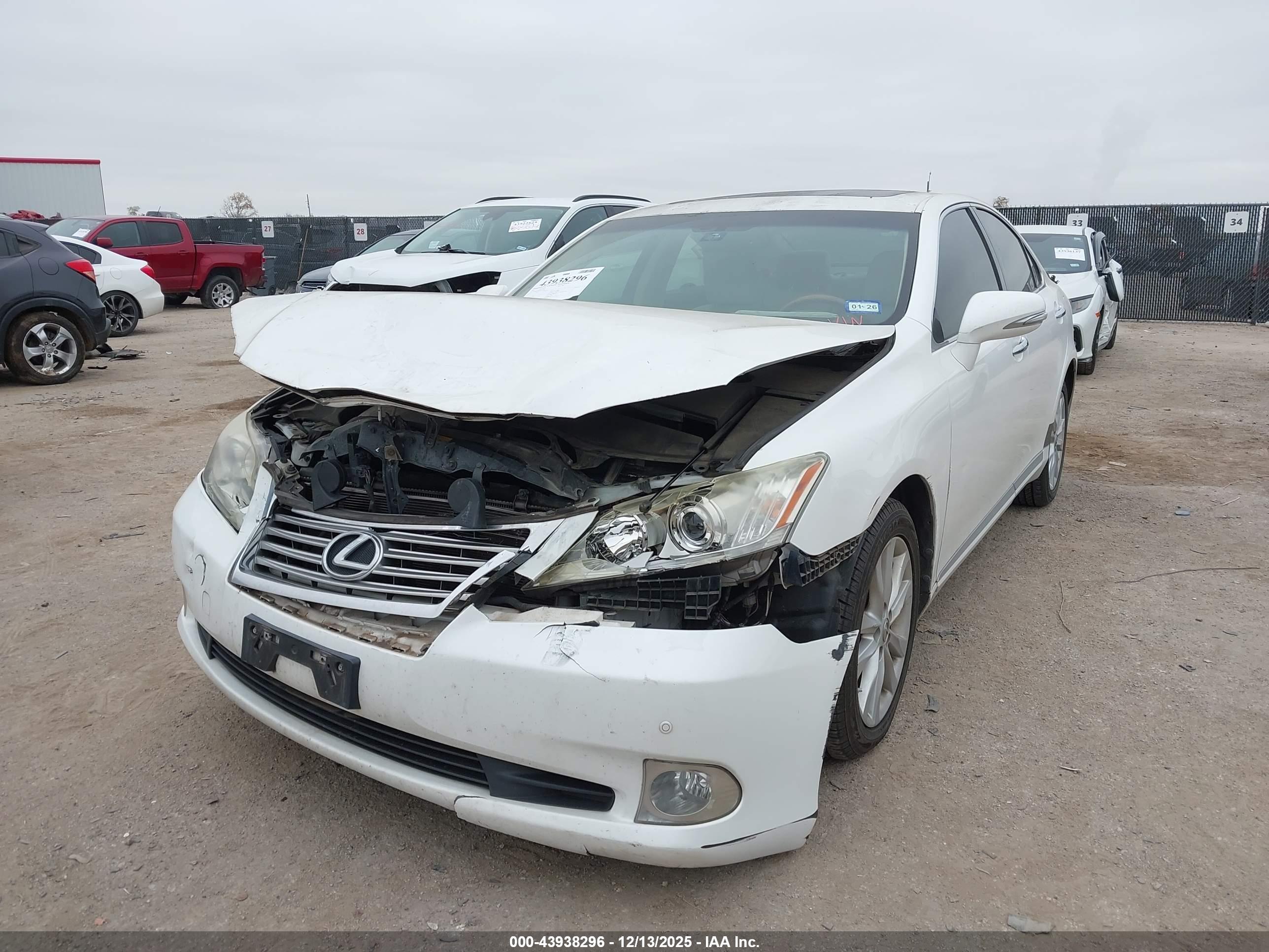 LEXUS ES image 2