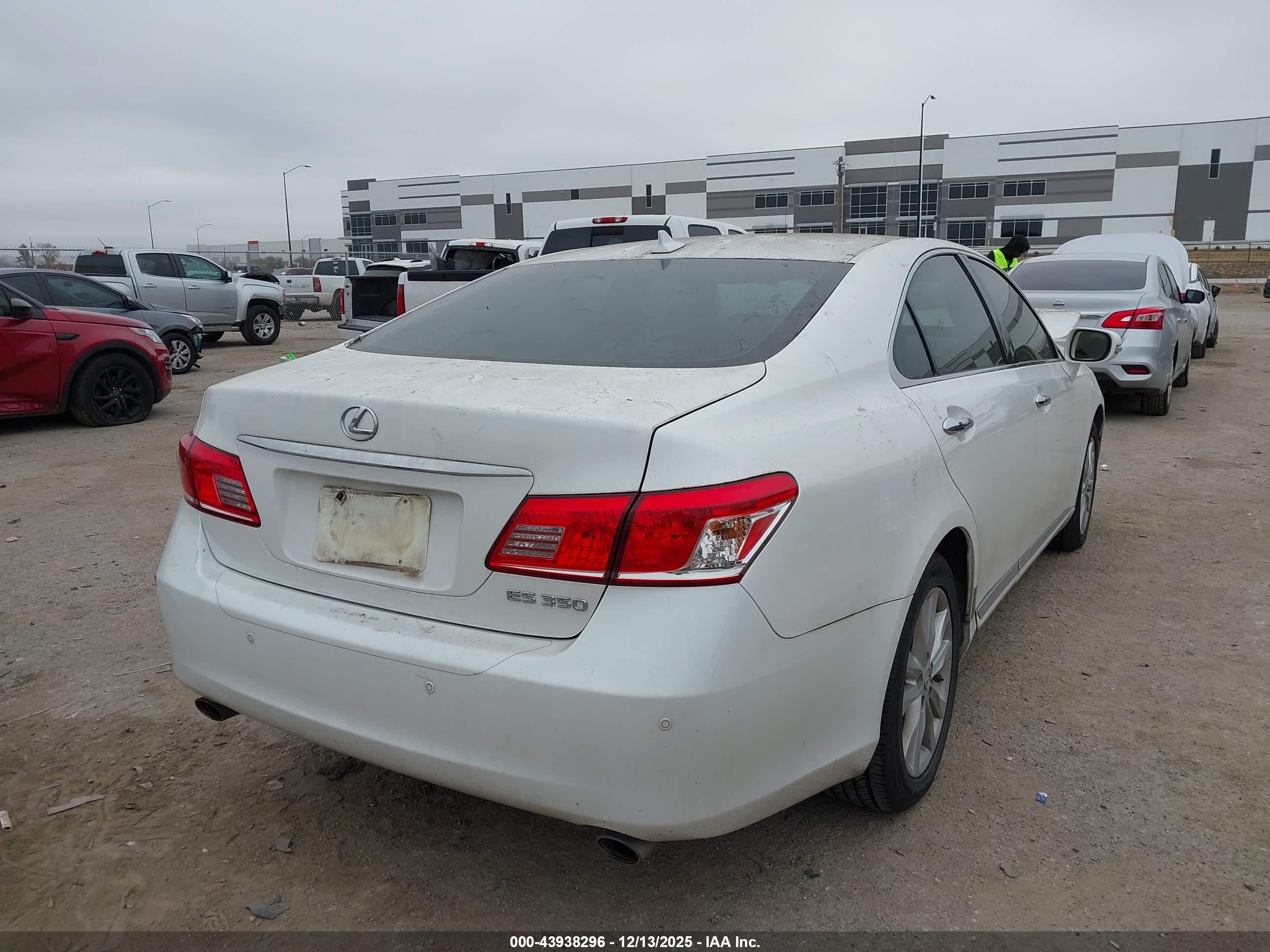 LEXUS ES image 4