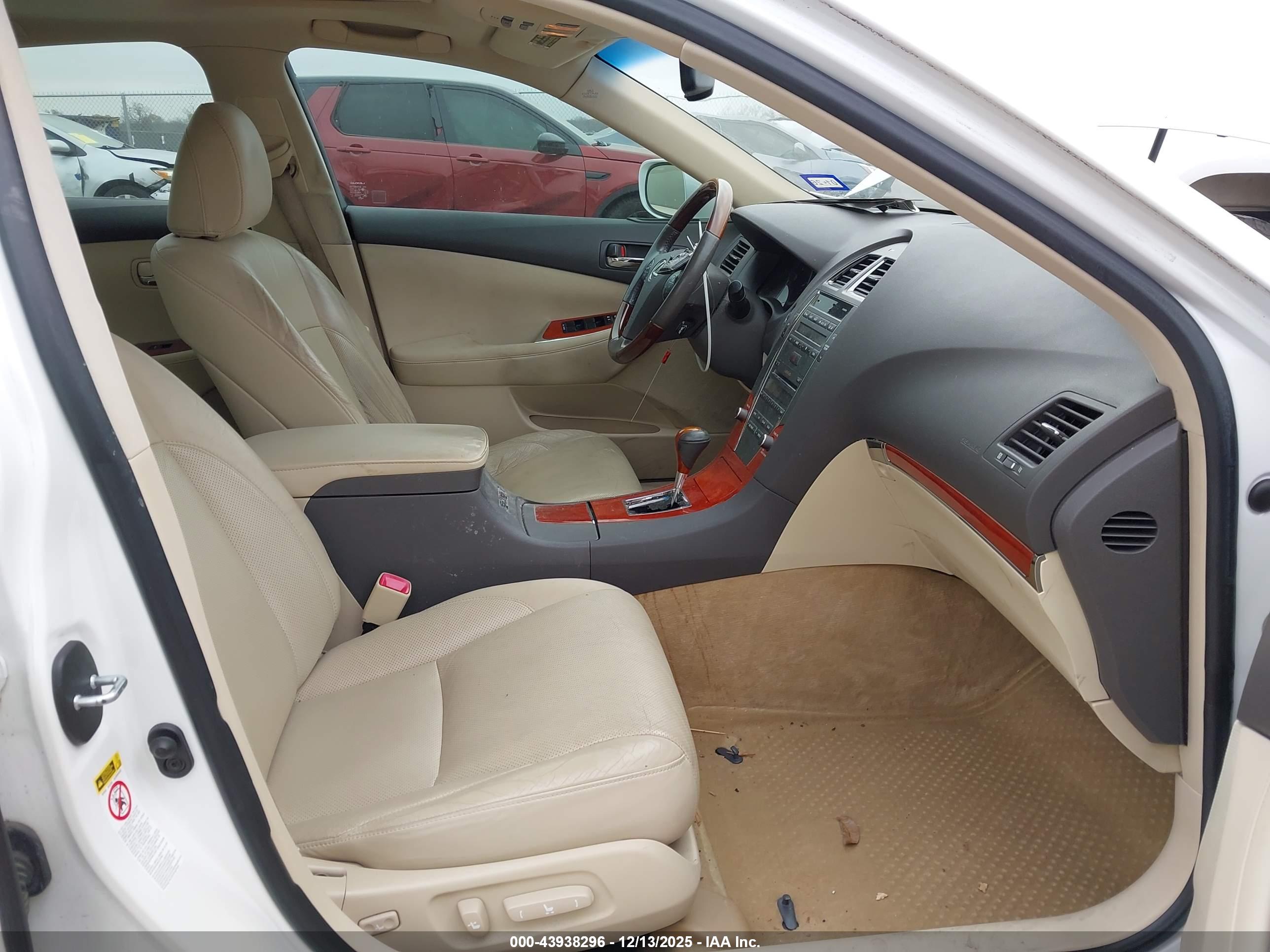 LEXUS ES image 5