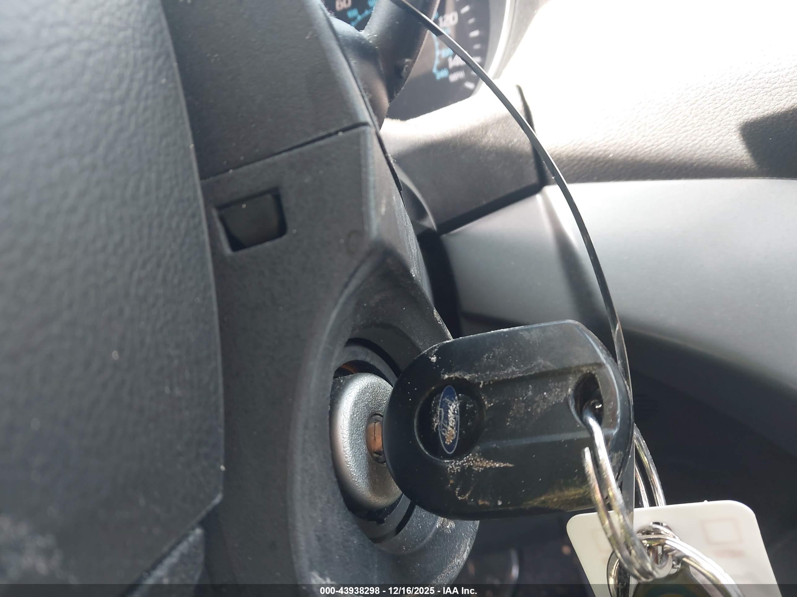 FORD ESCAPE image 11