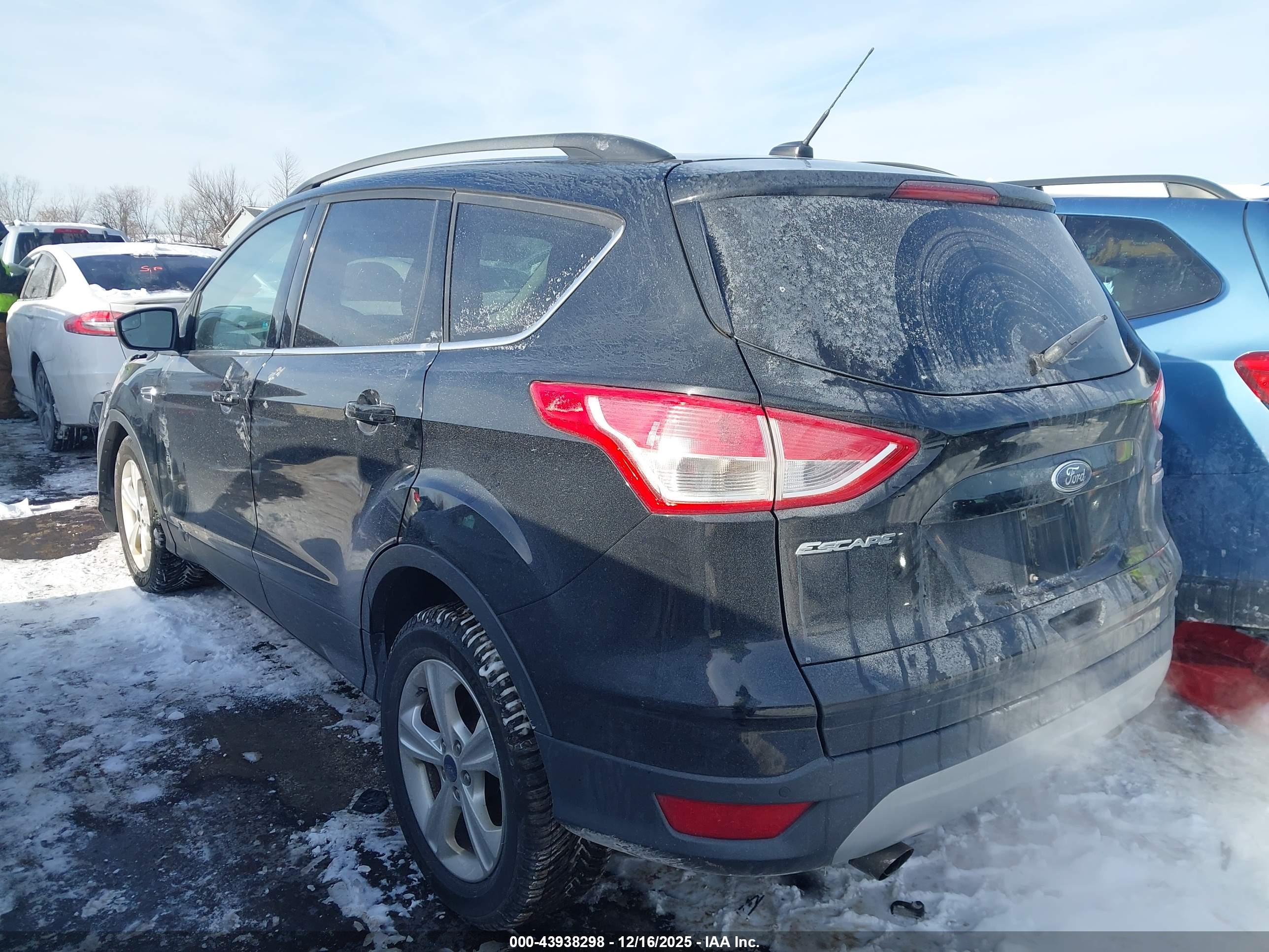 FORD ESCAPE image 3