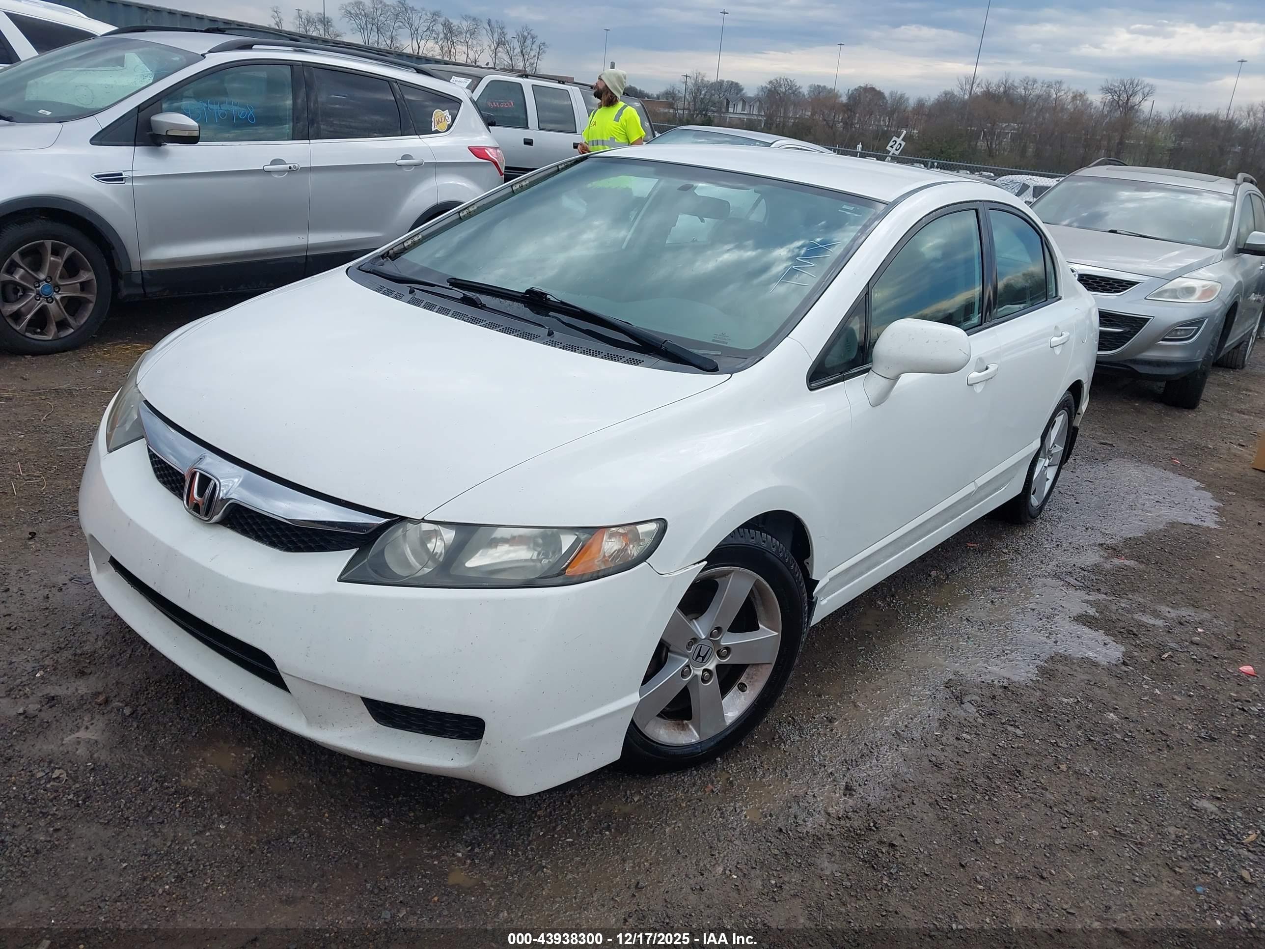 HONDA CIVIC image 2