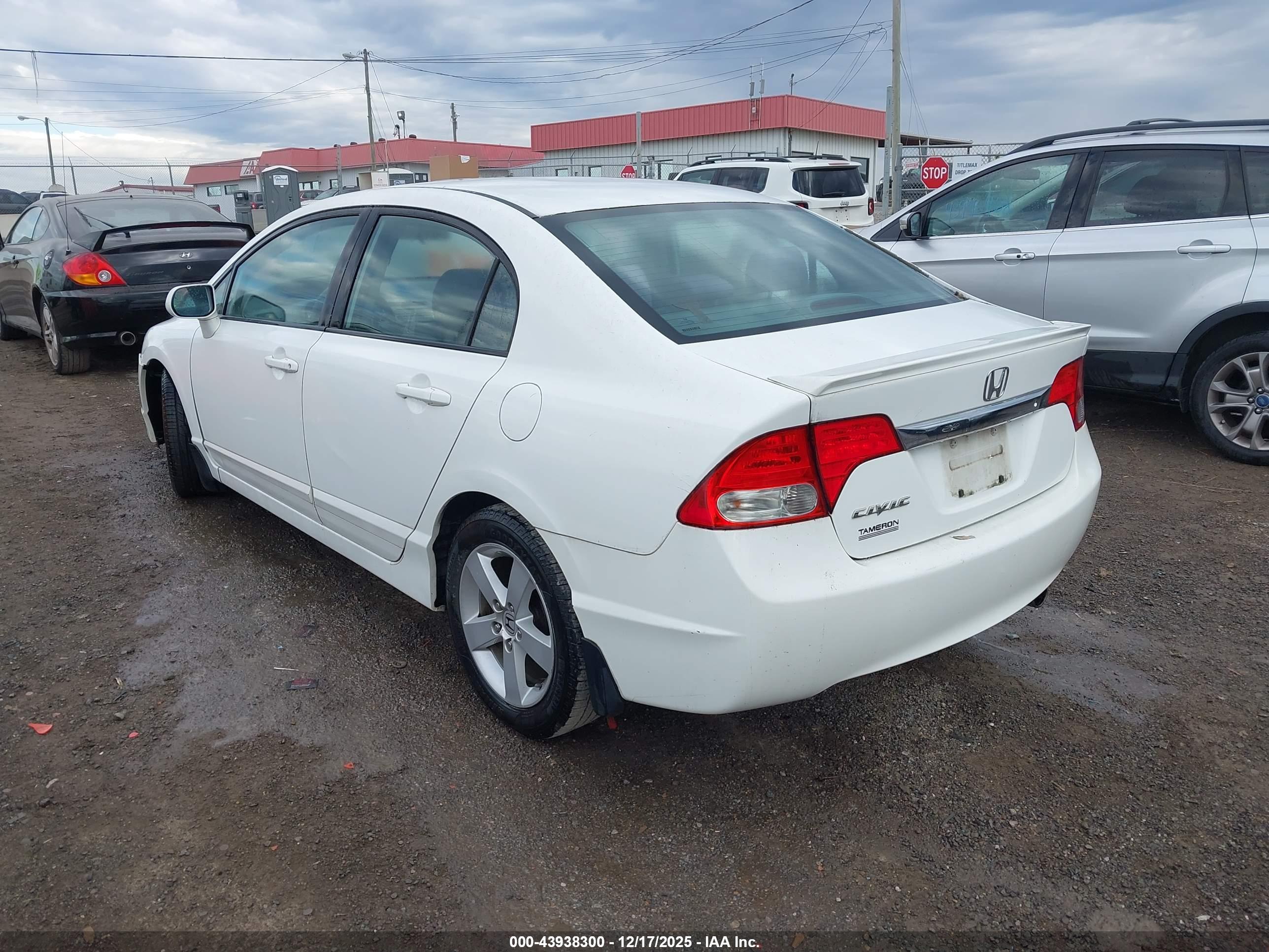 HONDA CIVIC image 3