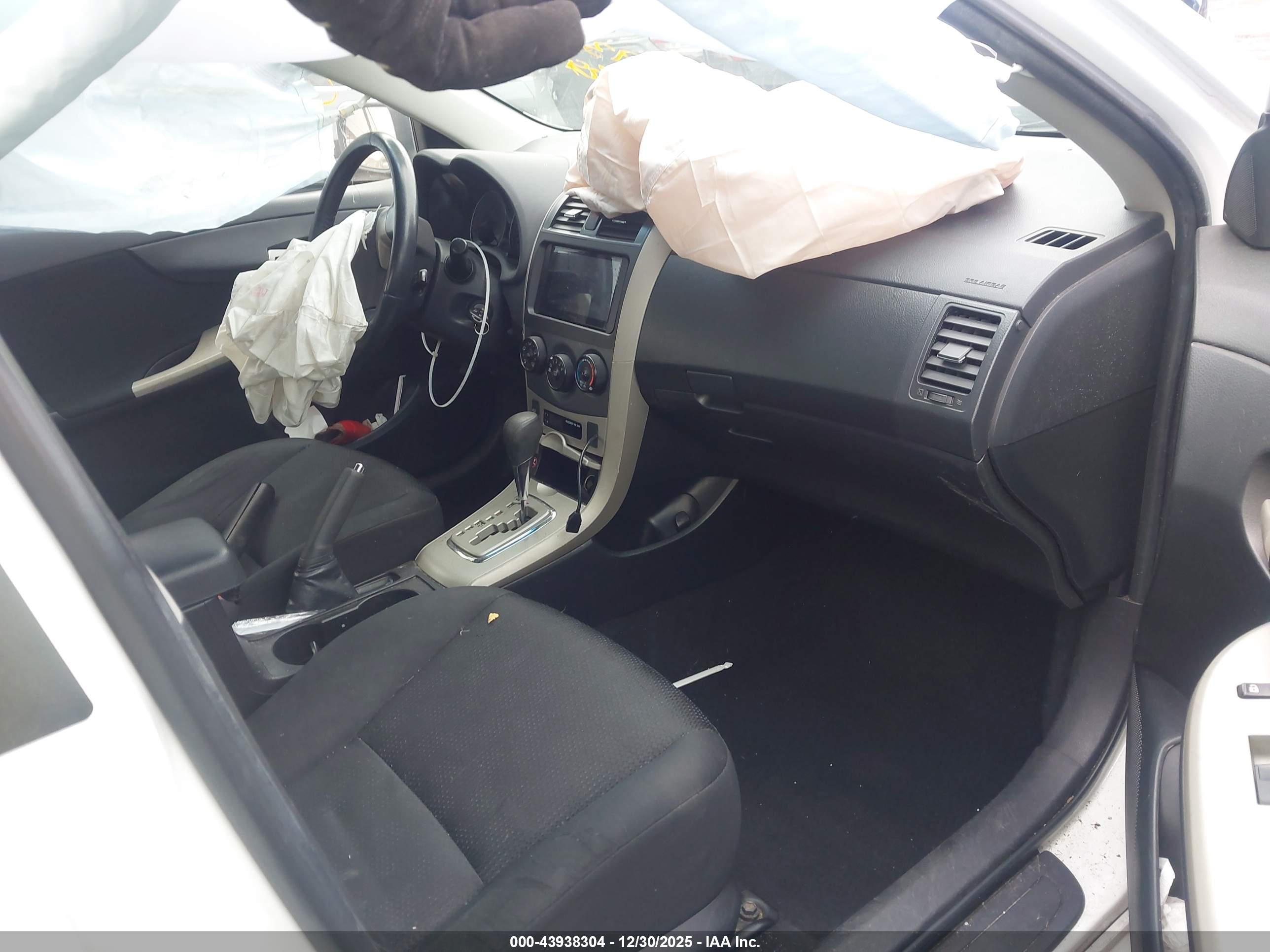 TOYOTA COROLLA image 5