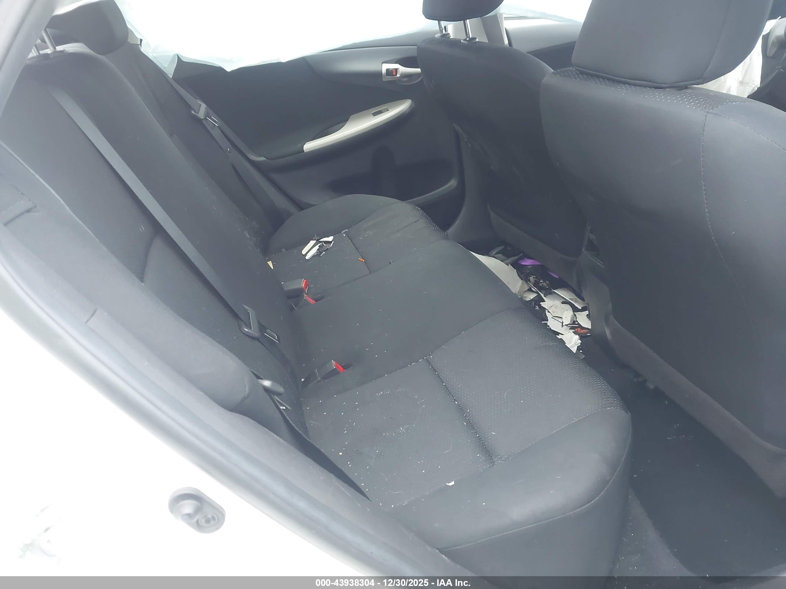 TOYOTA COROLLA image 8