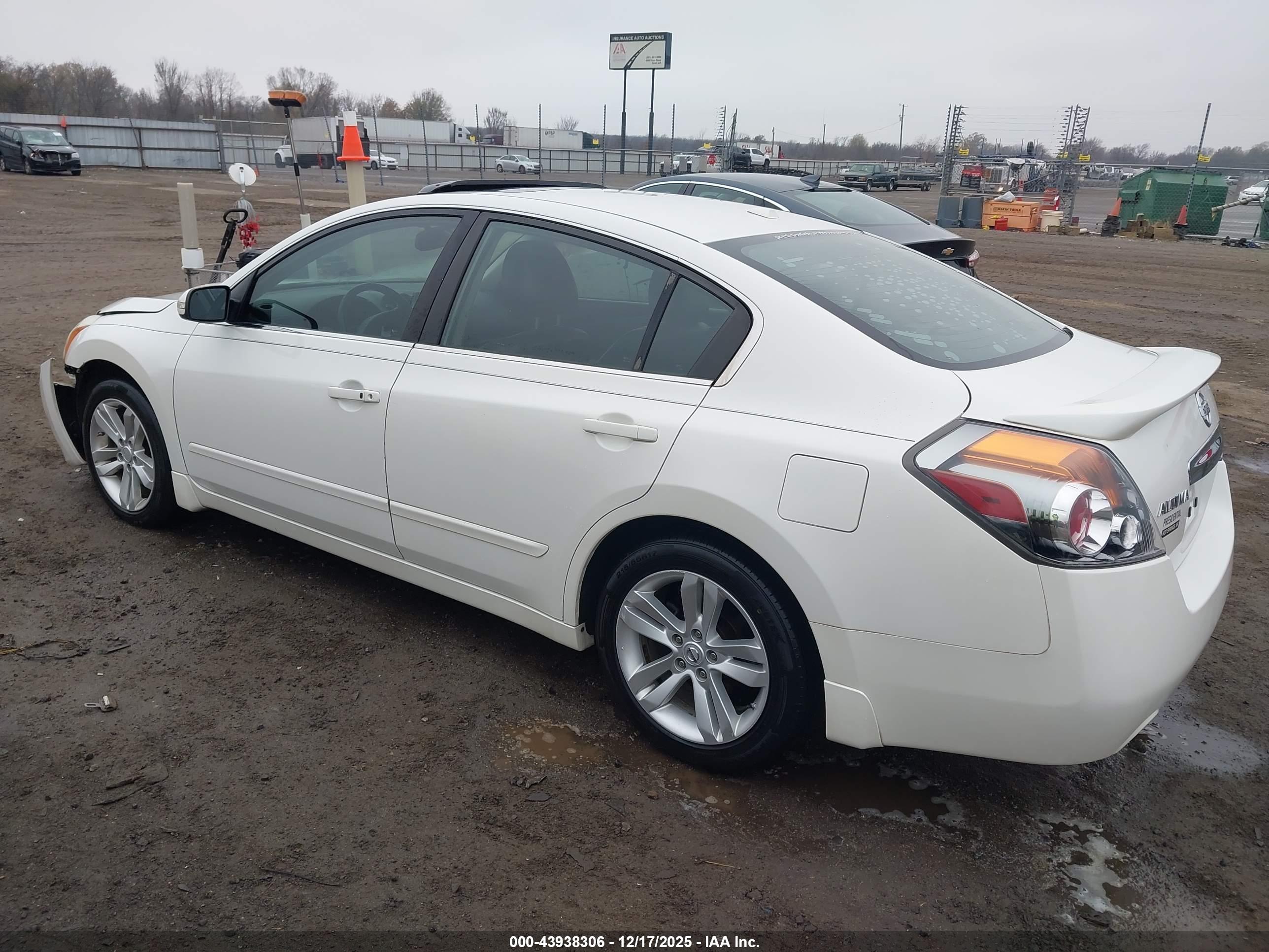 NISSAN ALTIMA image 3