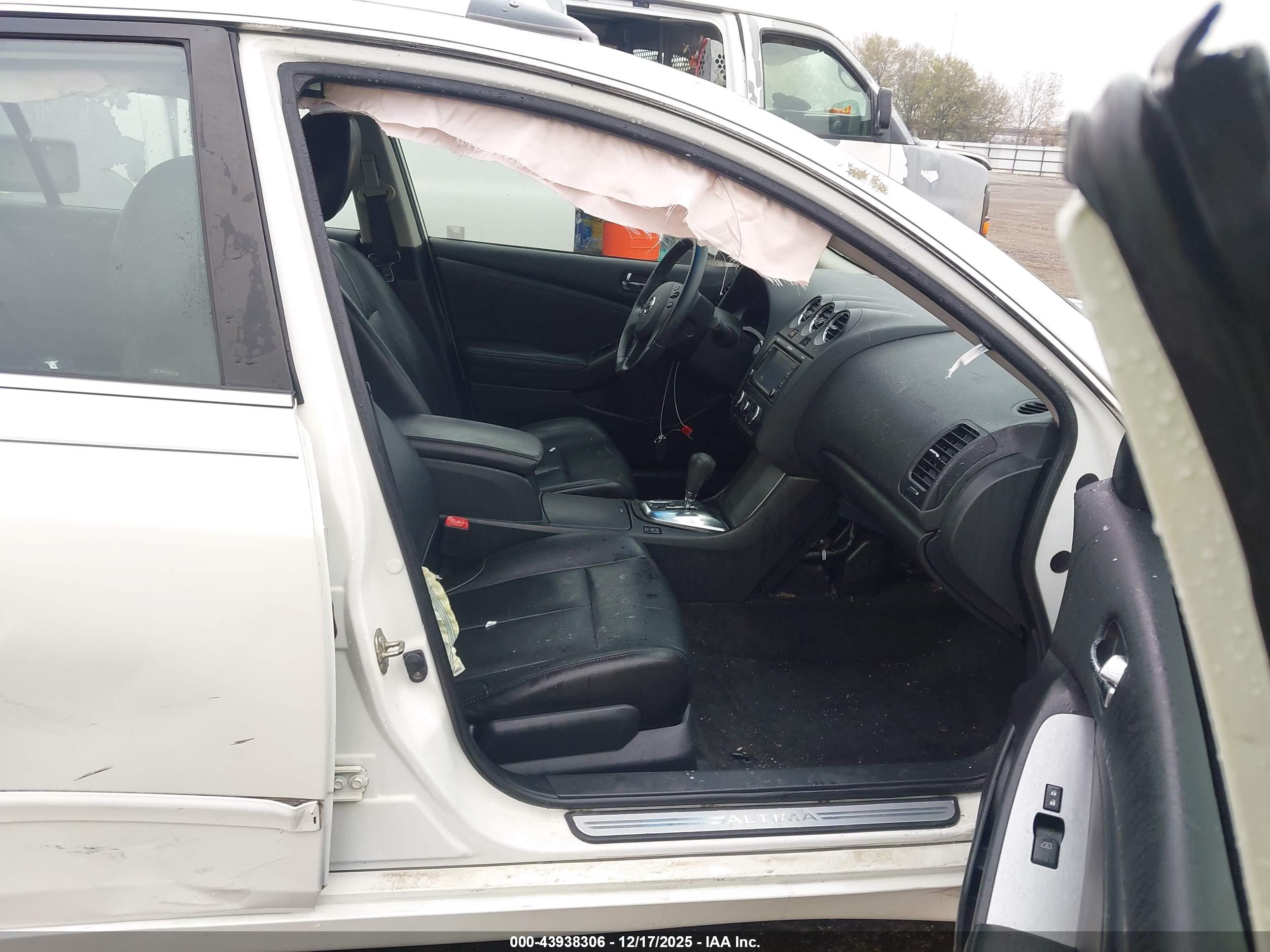 NISSAN ALTIMA image 5
