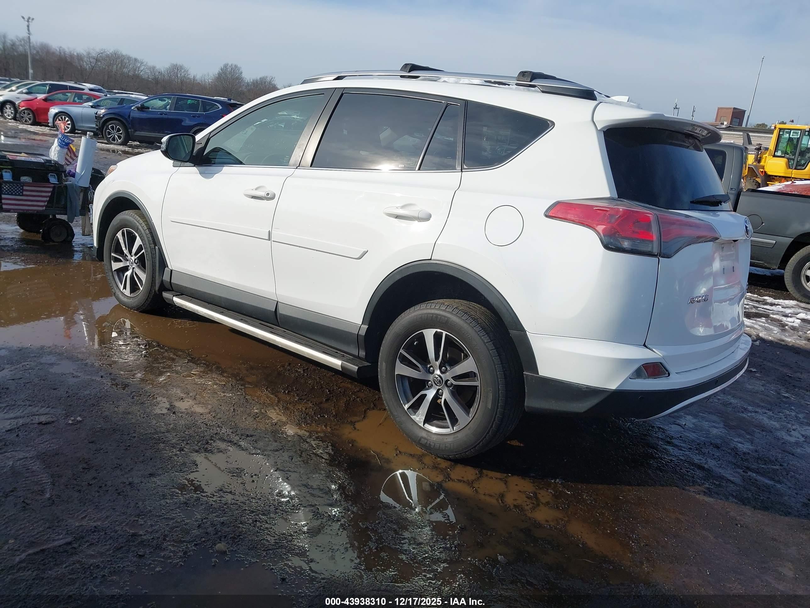 TOYOTA RAV4 image 3