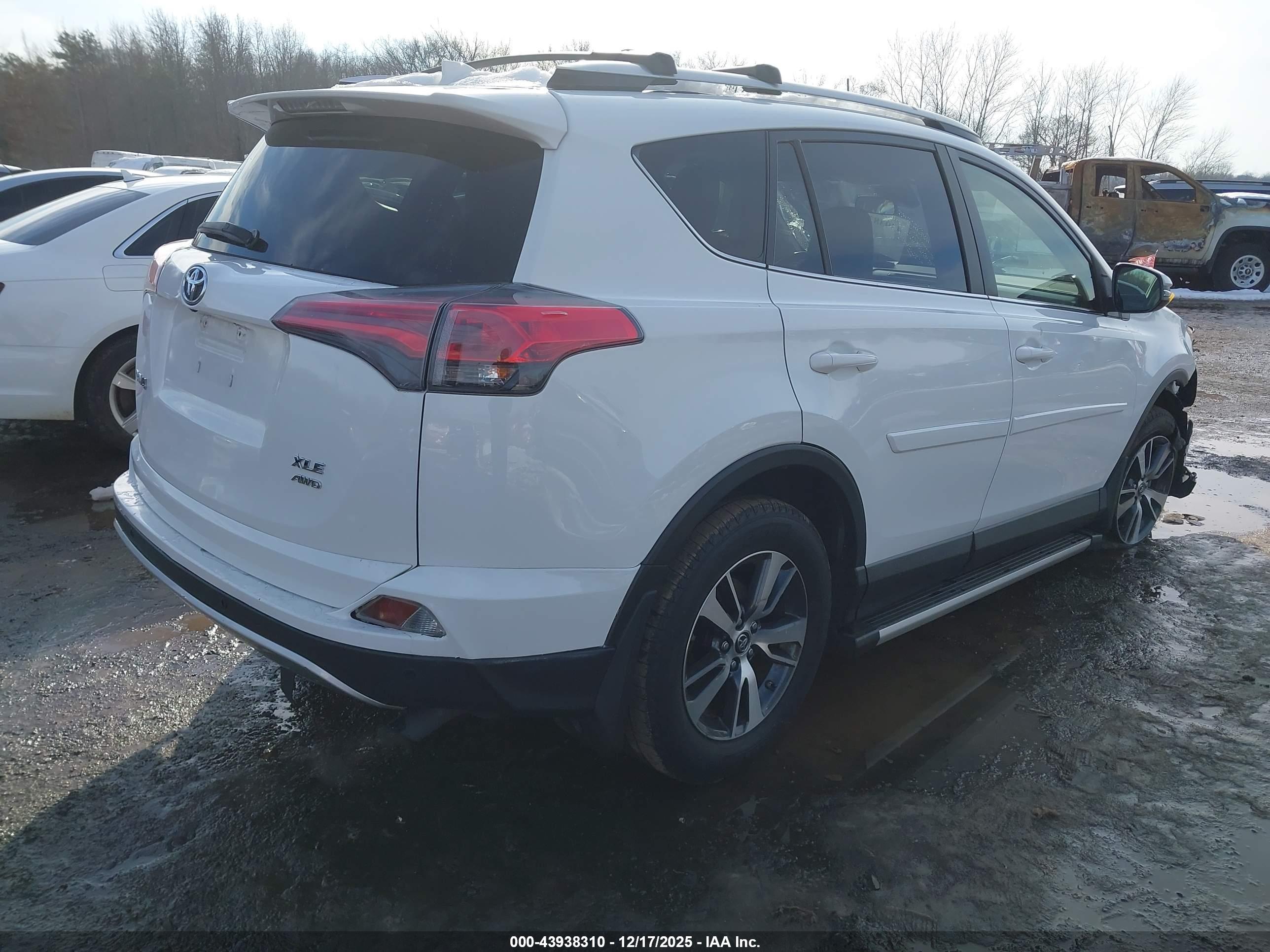 TOYOTA RAV4 image 4