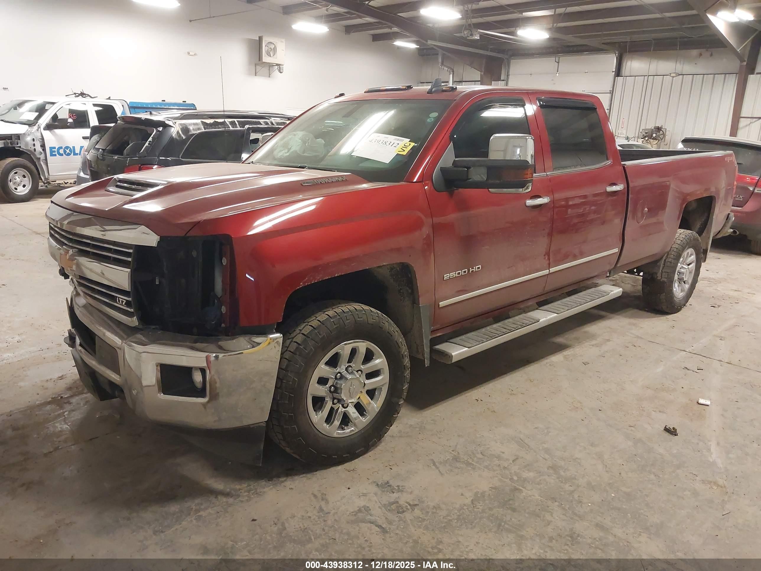 CHEVROLET SILVERADO image 2