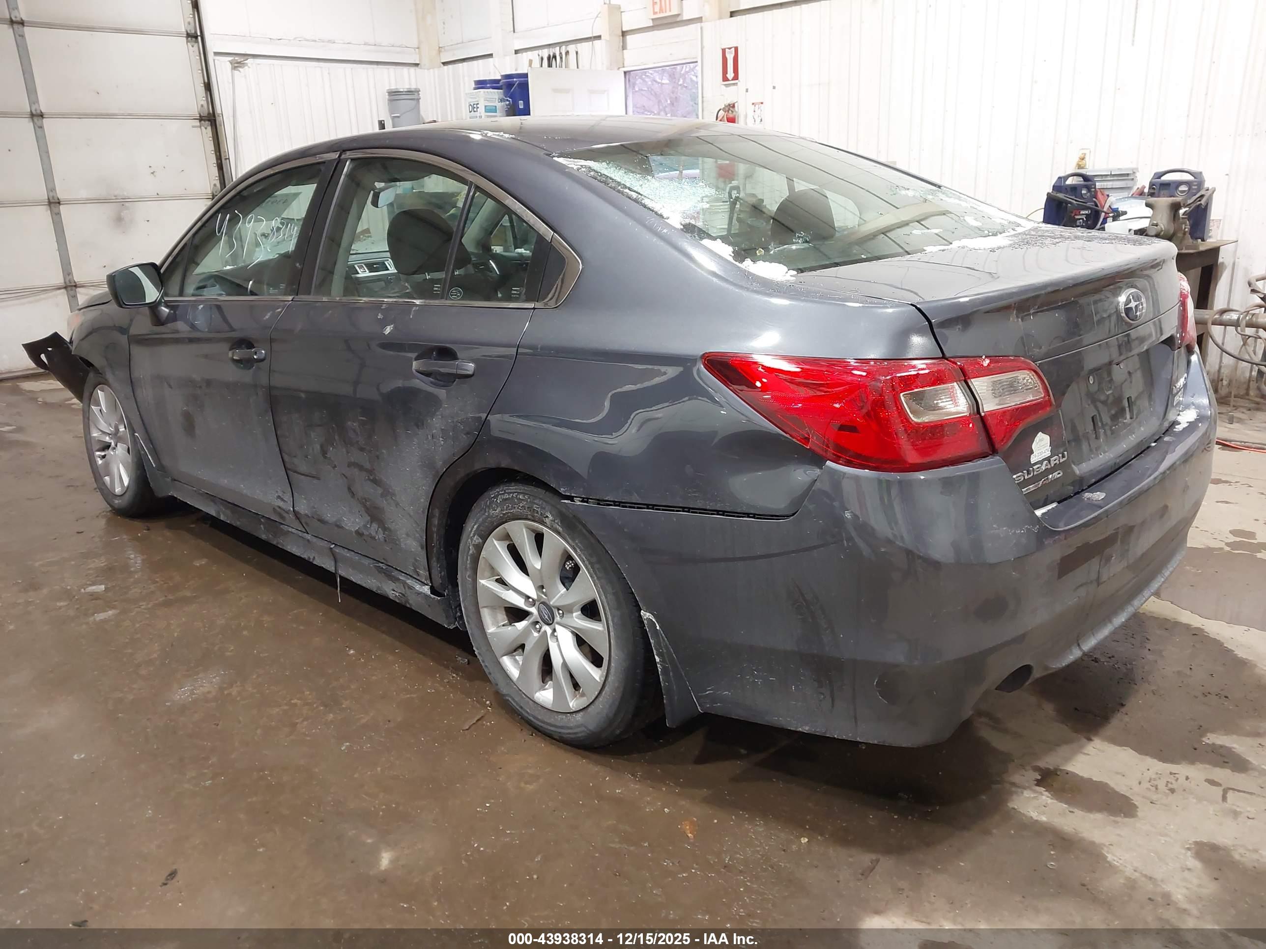 SUBARU LEGACY image 3