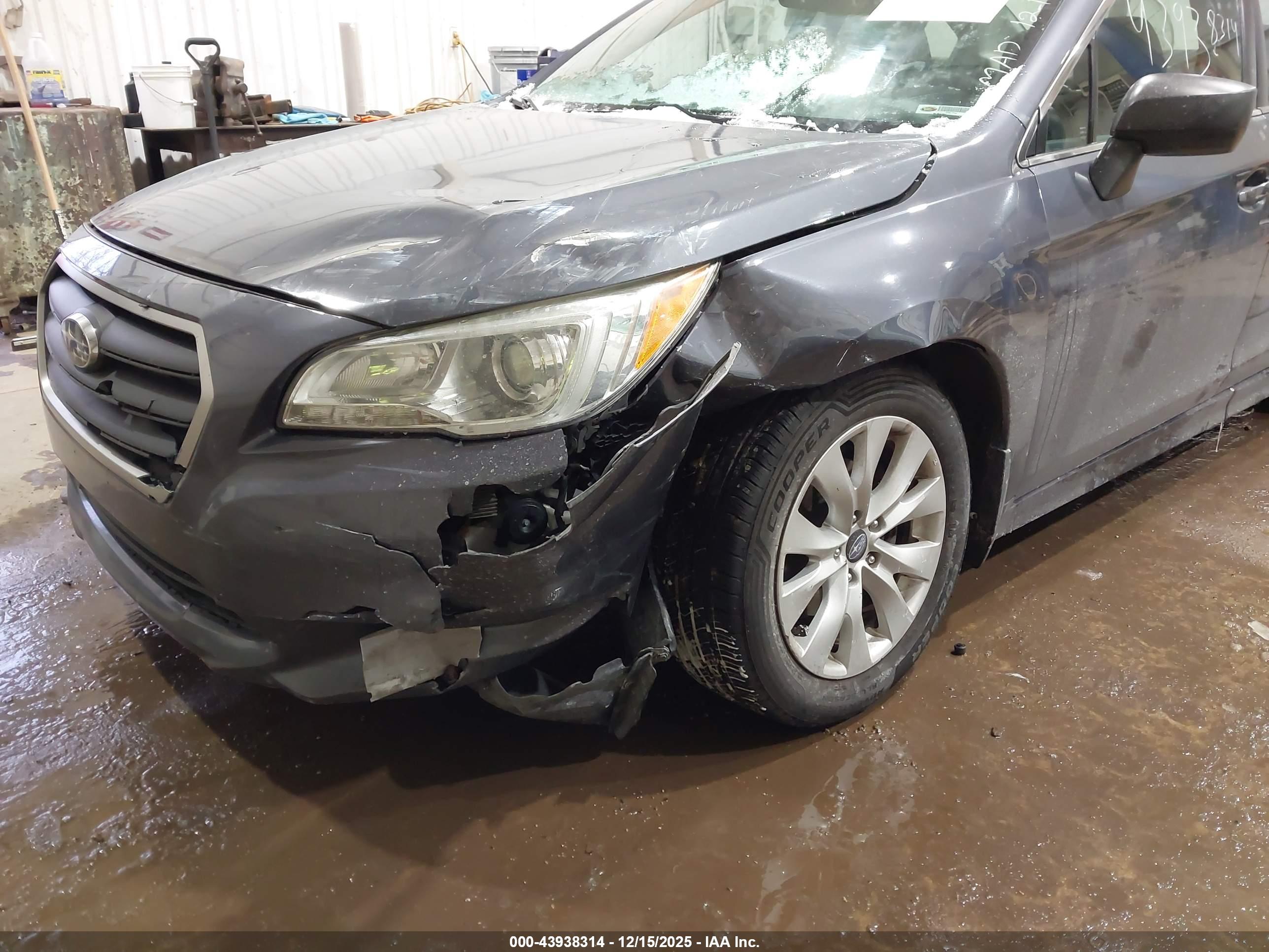 SUBARU LEGACY image 6