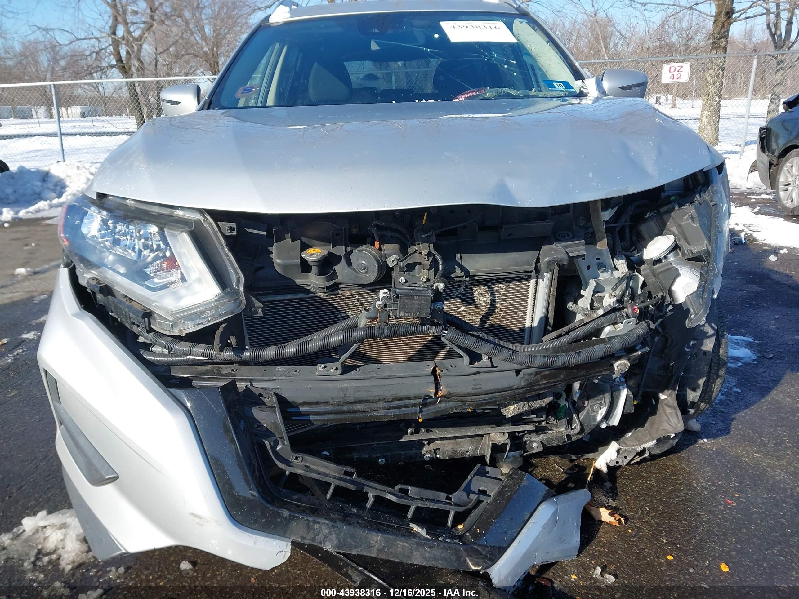 NISSAN ROGUE image 6